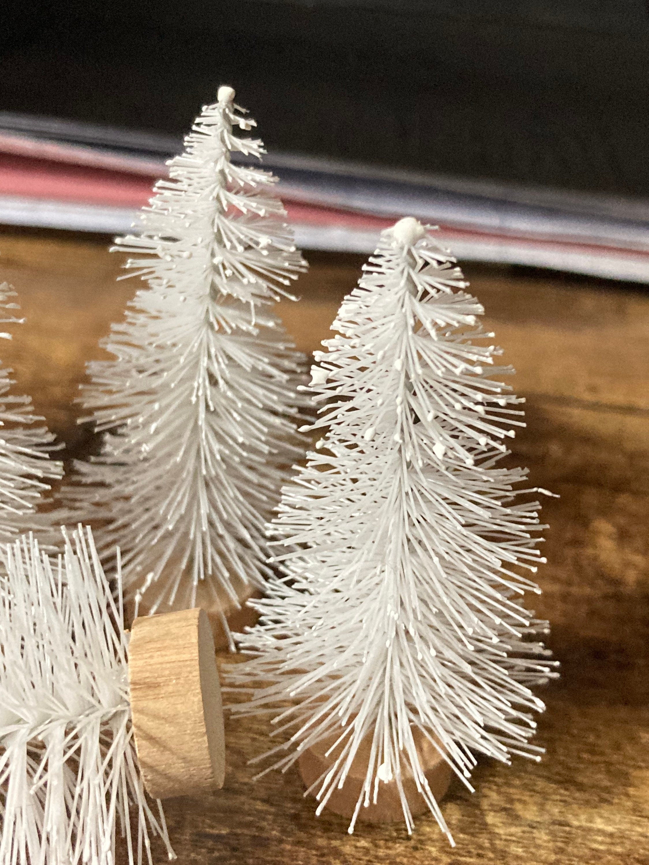 White Bristle Brush Christmas Trees: Miniature Cake Toppers, Craft (5 Pieces, 6cm)