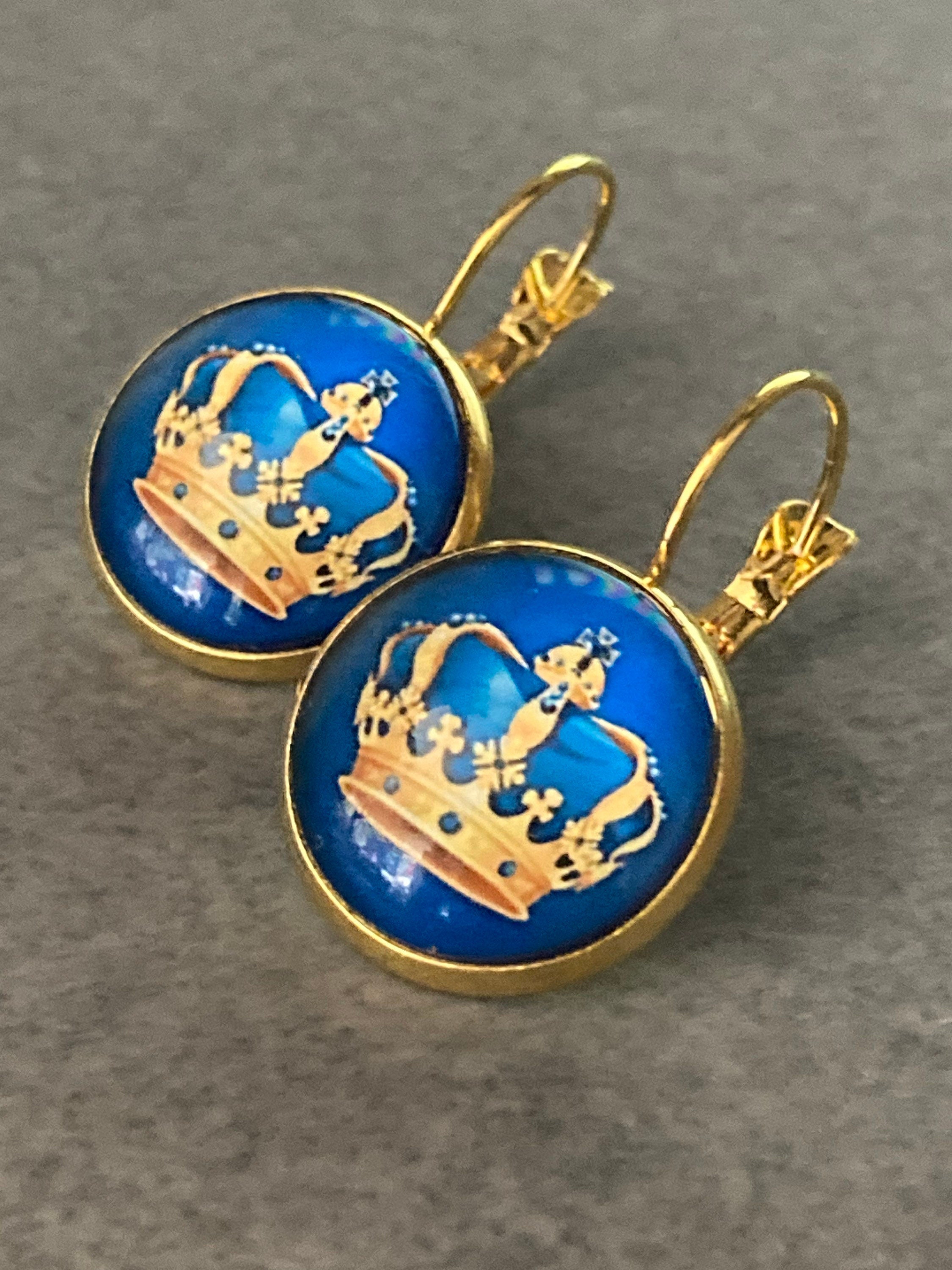Red and gold royal crown drop earrings lever back silver tone