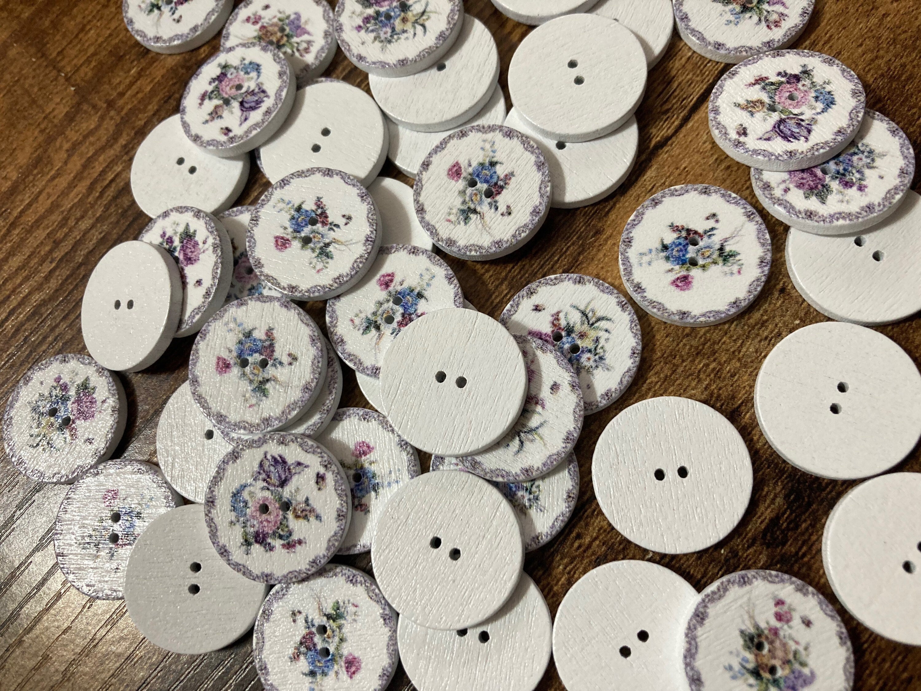 Vintage Floral Wooden Buttons: Beige with Pink Roses (20mm, Set of 50)