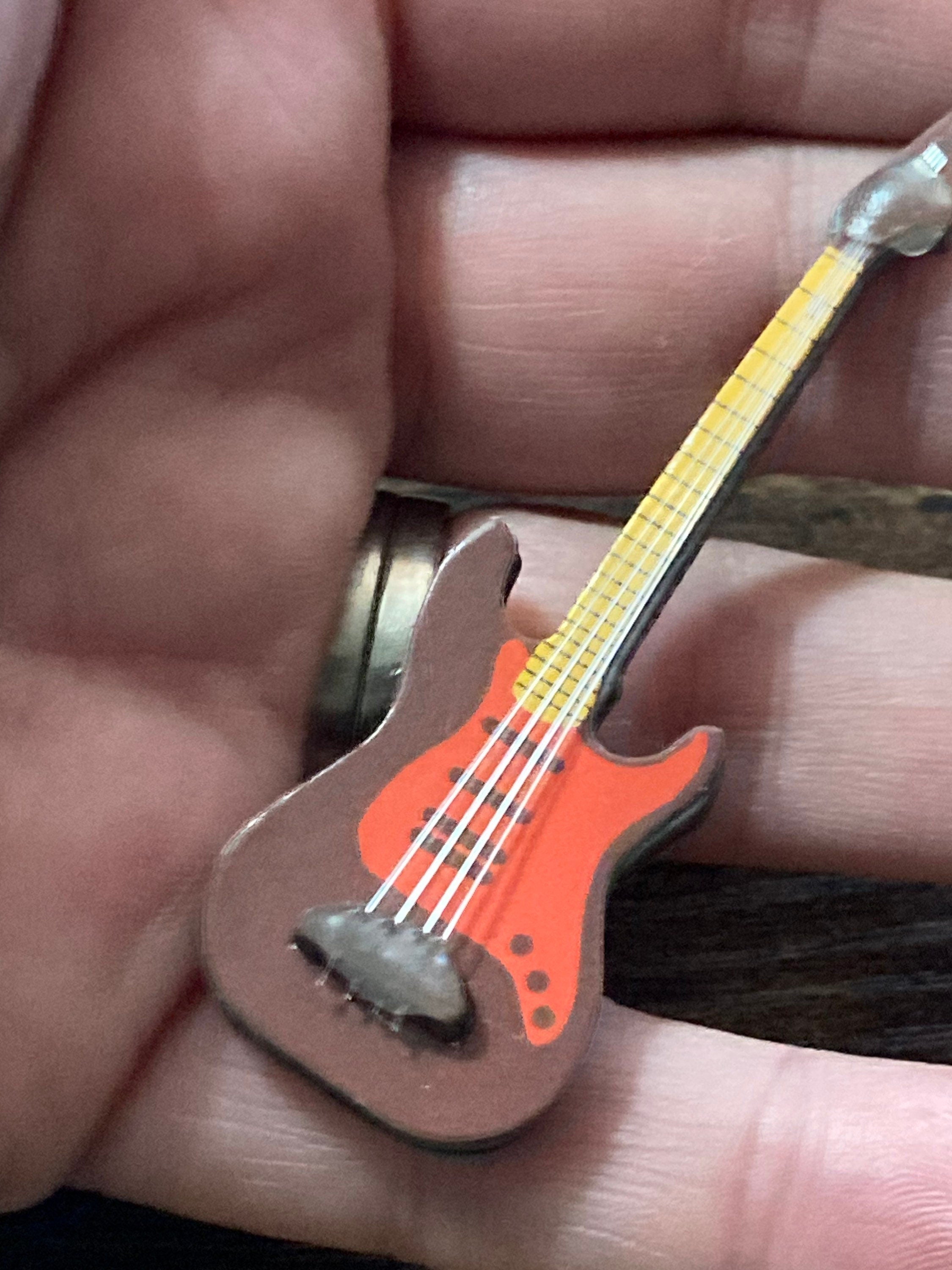 Electric guitar cake topper decoration dolls house miniature musical instrument for rock guitarist