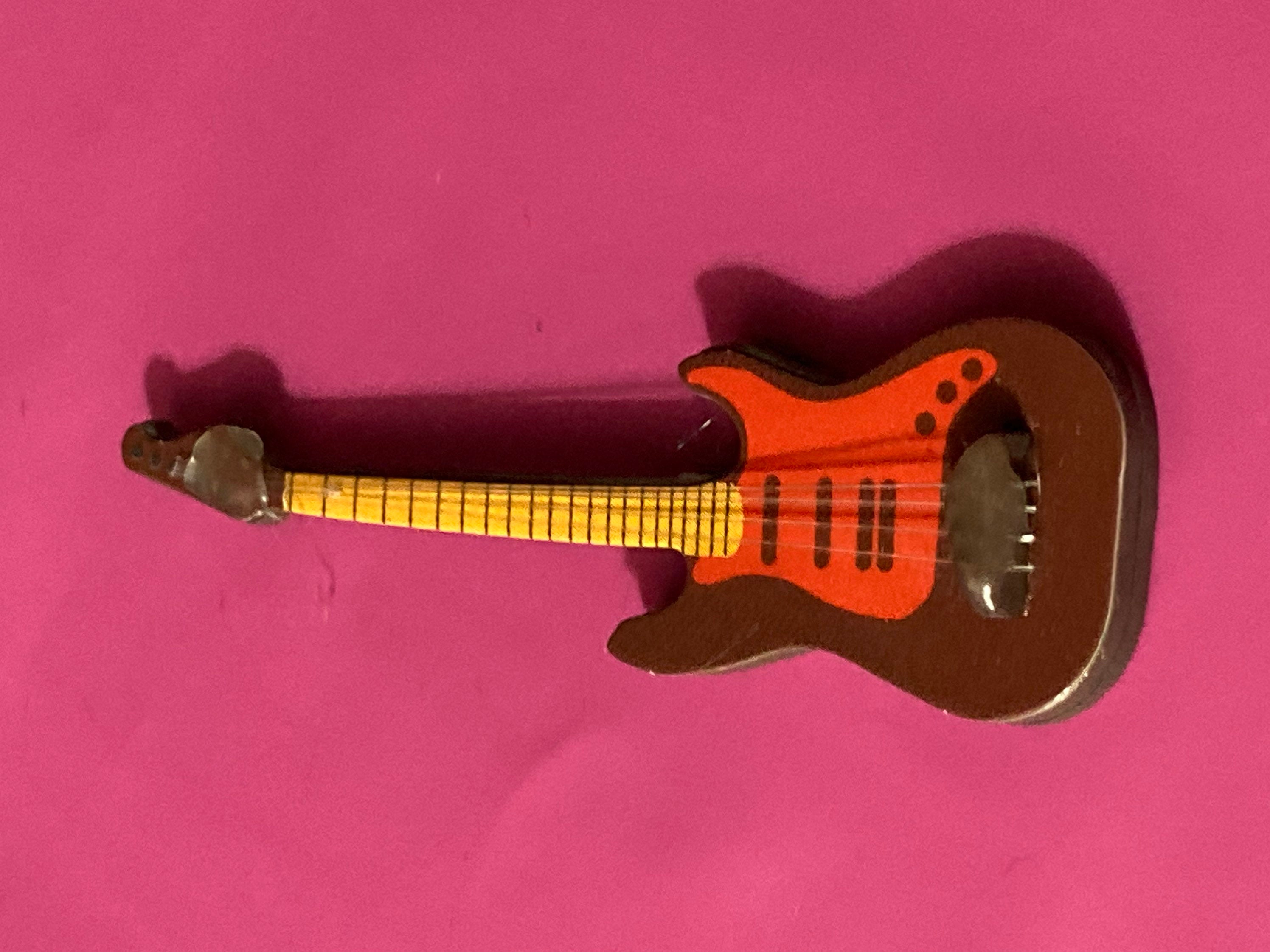 Electric guitar cake topper decoration dolls house miniature musical instrument for rock guitarist