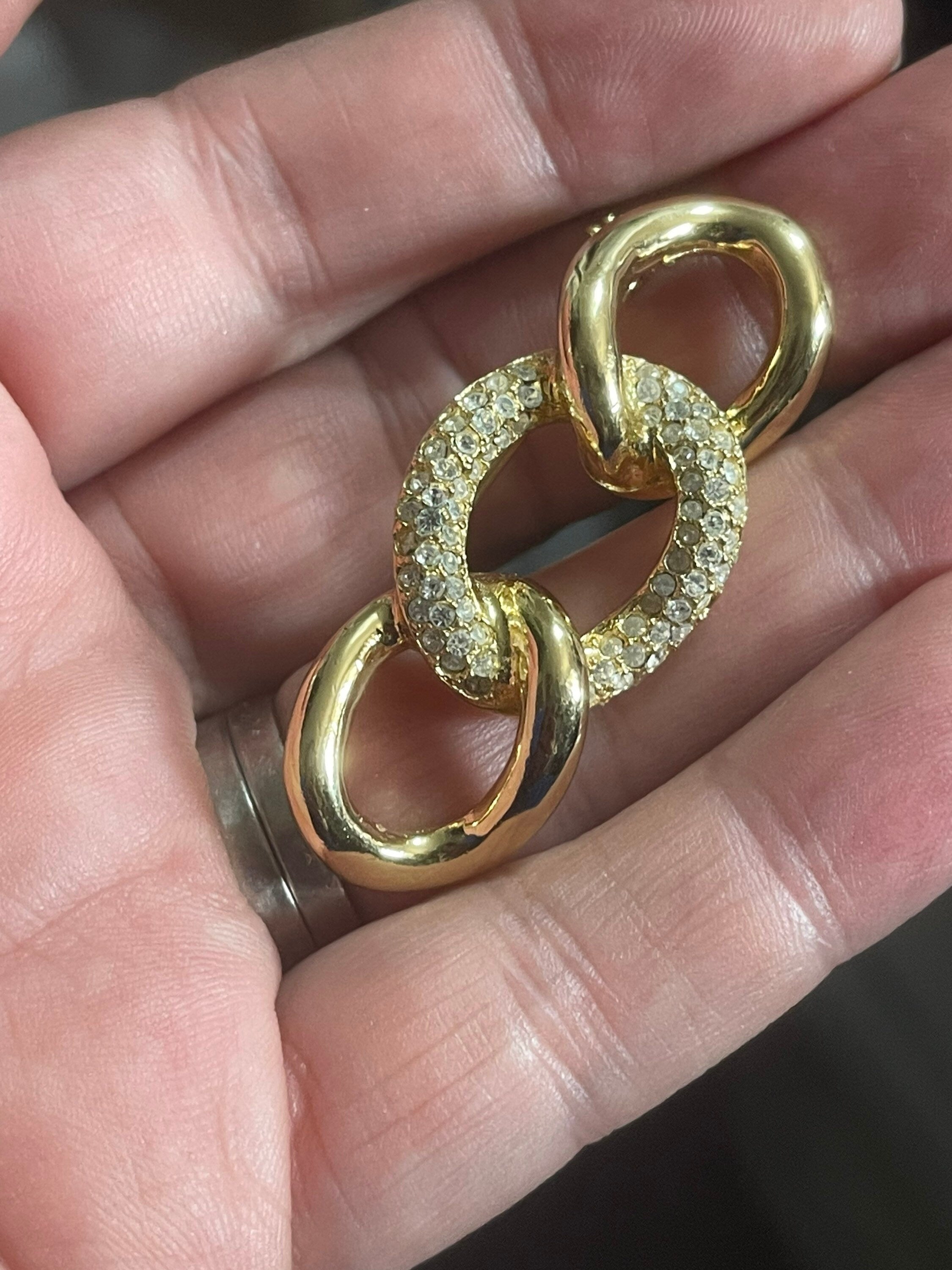 Signed grosse gold chain link and diamanté brooch designer