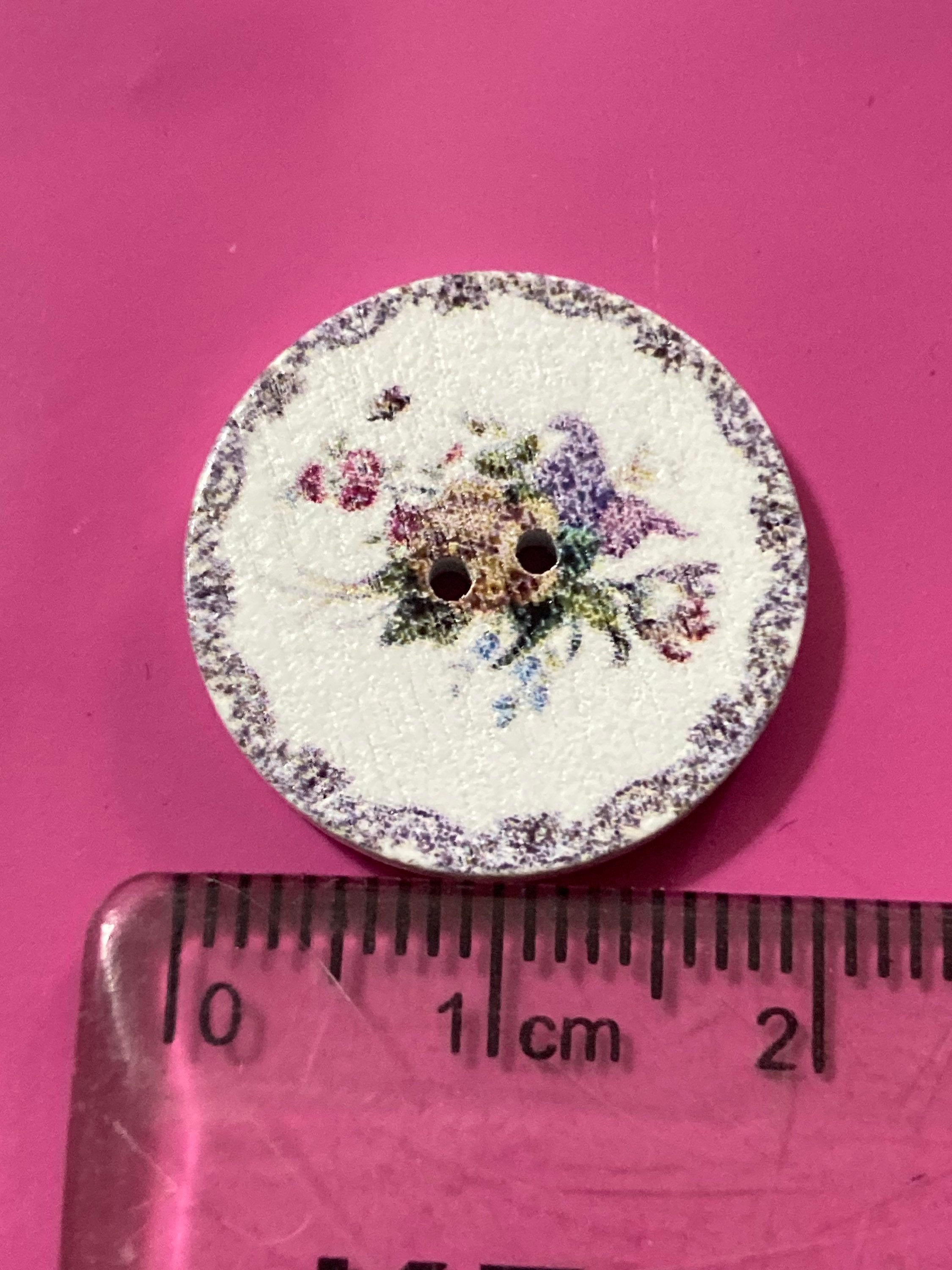 Vintage Floral Wooden Buttons: Beige with Pink Roses (20mm, Set of 50)