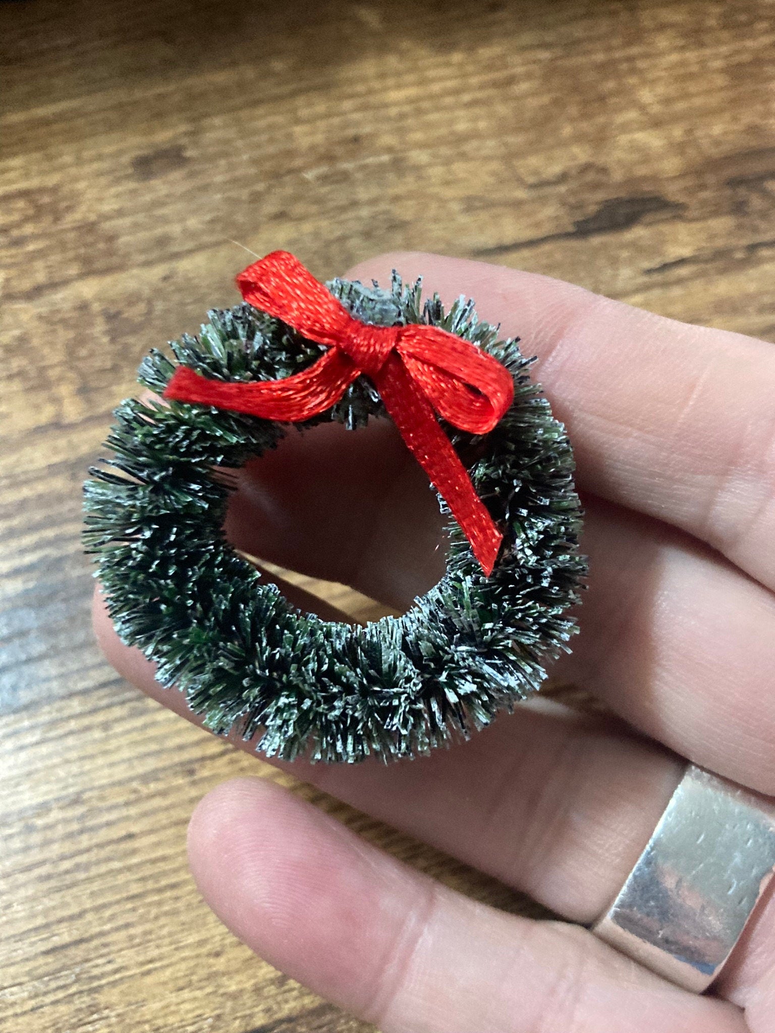 1x miniature green Christmas wreath red bow cake topper Xmas cards