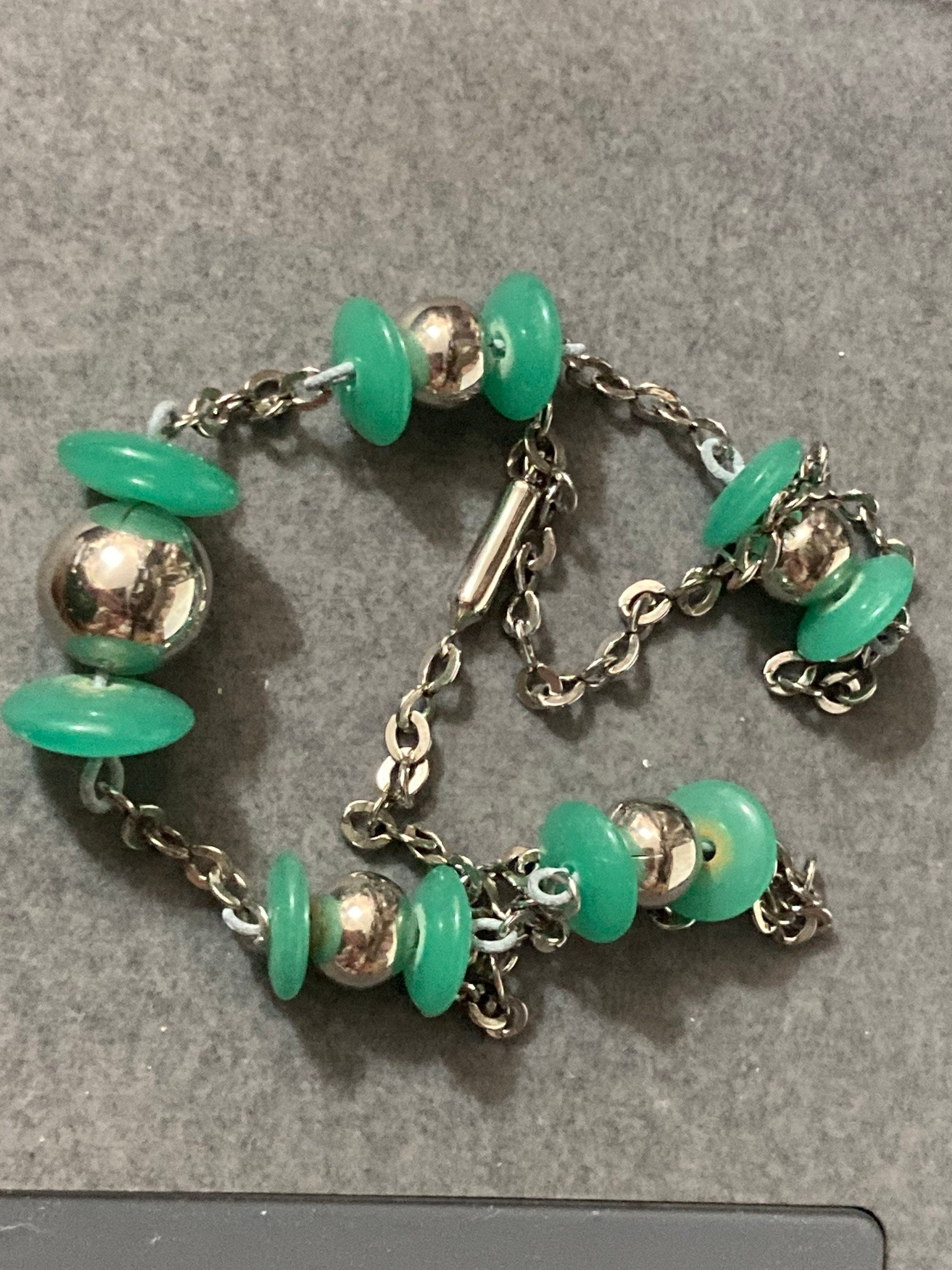 True vintage Art deco Czech green chrysoprase Uranium UV glass beaded necklace 43cm genuine old shop stock