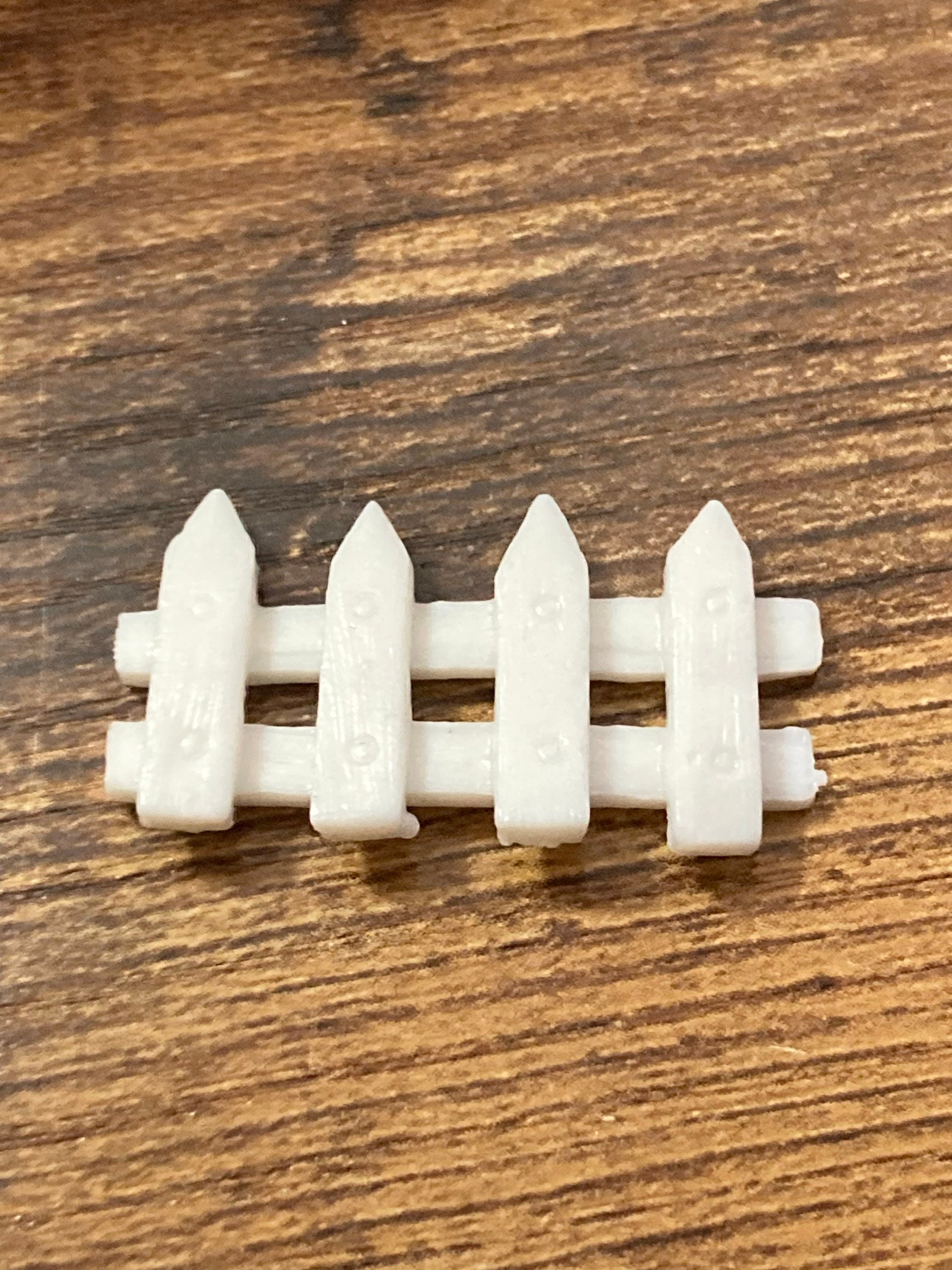 Miniature white picket fencing cake topper decorations mini scenery dolls house 3 x 1.5cm