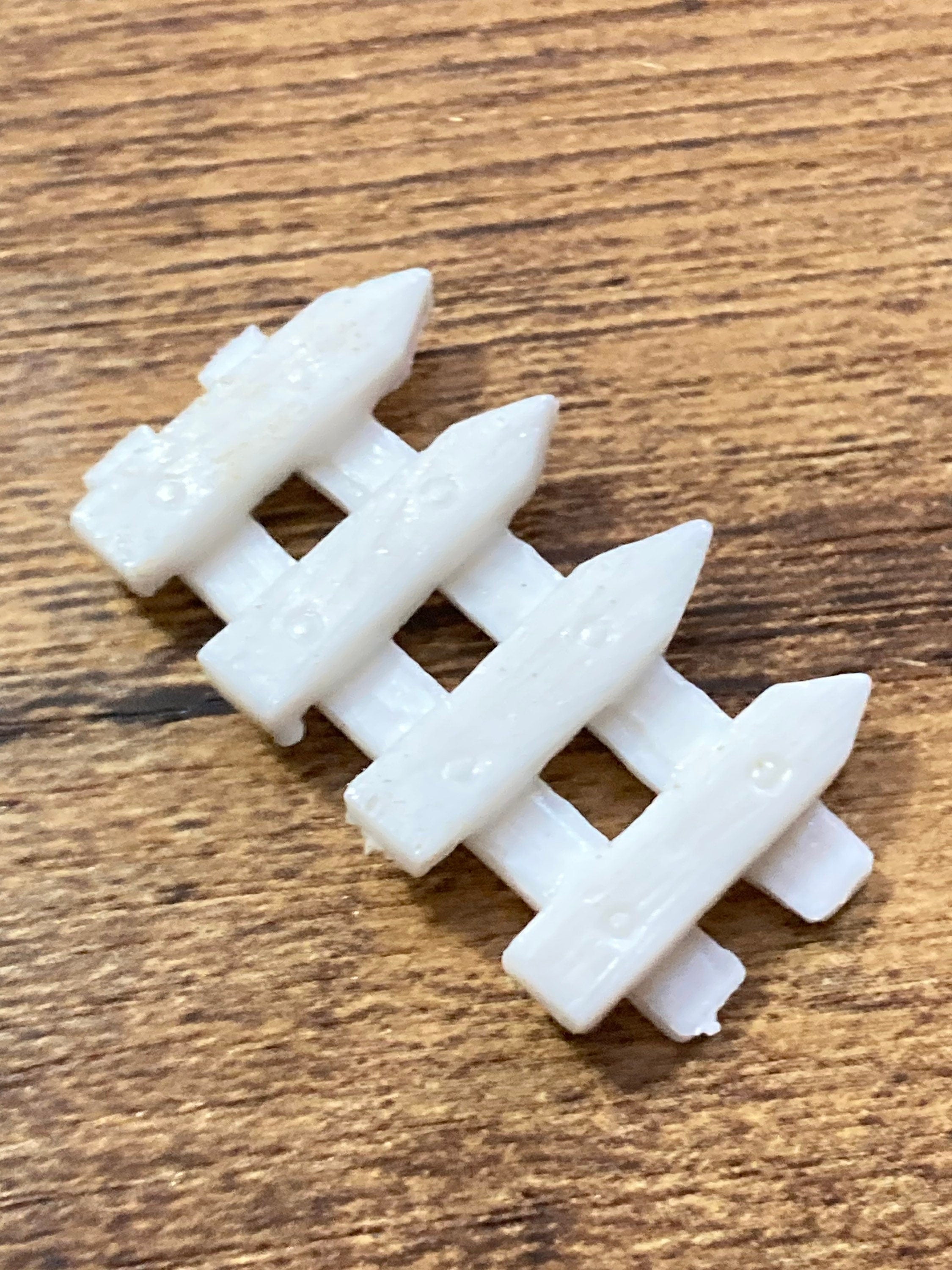 Miniature white picket fencing cake topper decorations mini scenery dolls house 3 x 1.5cm
