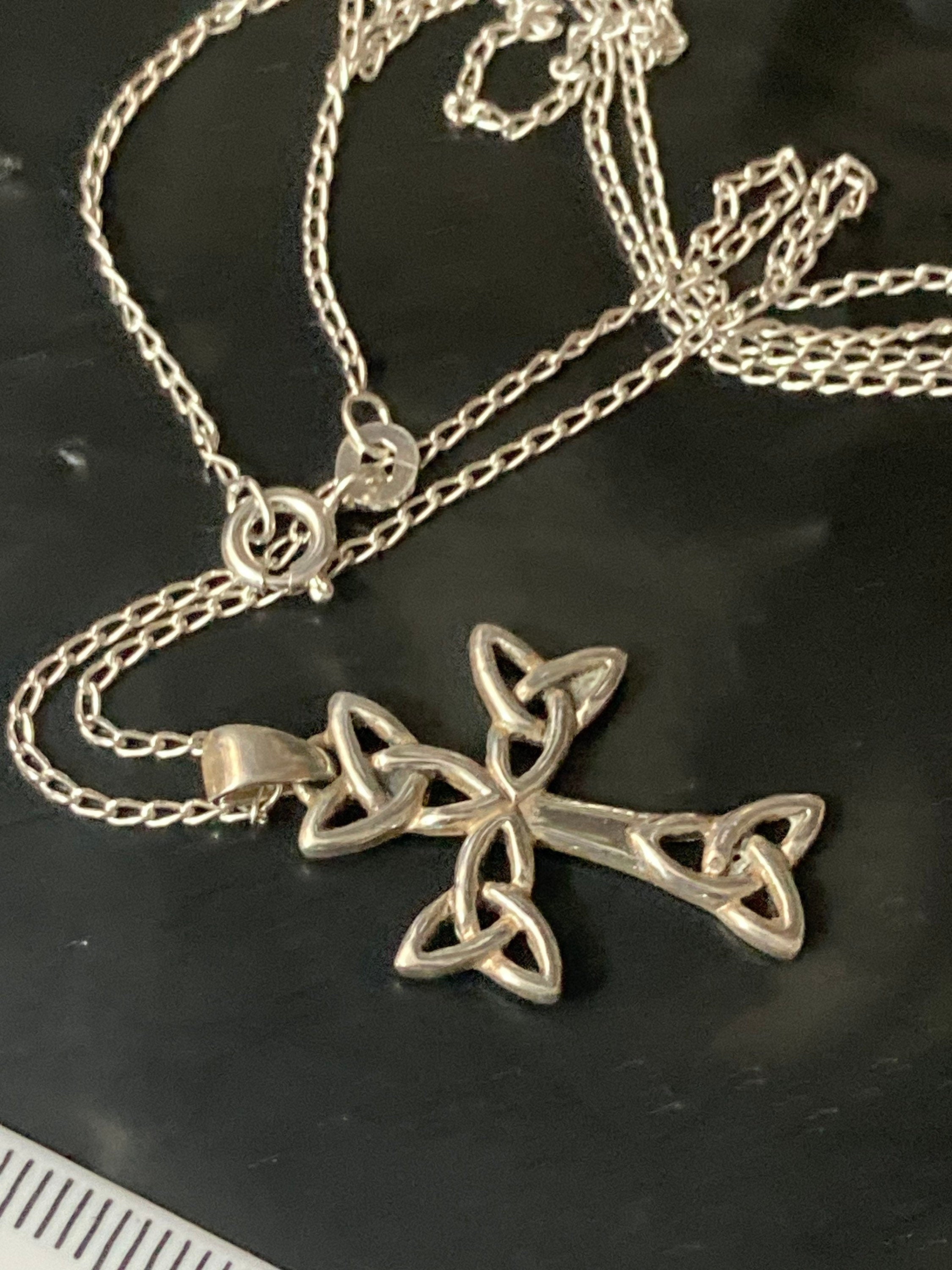 Celtic 925 Sterling silver plain religious cross pendant necklace on chain