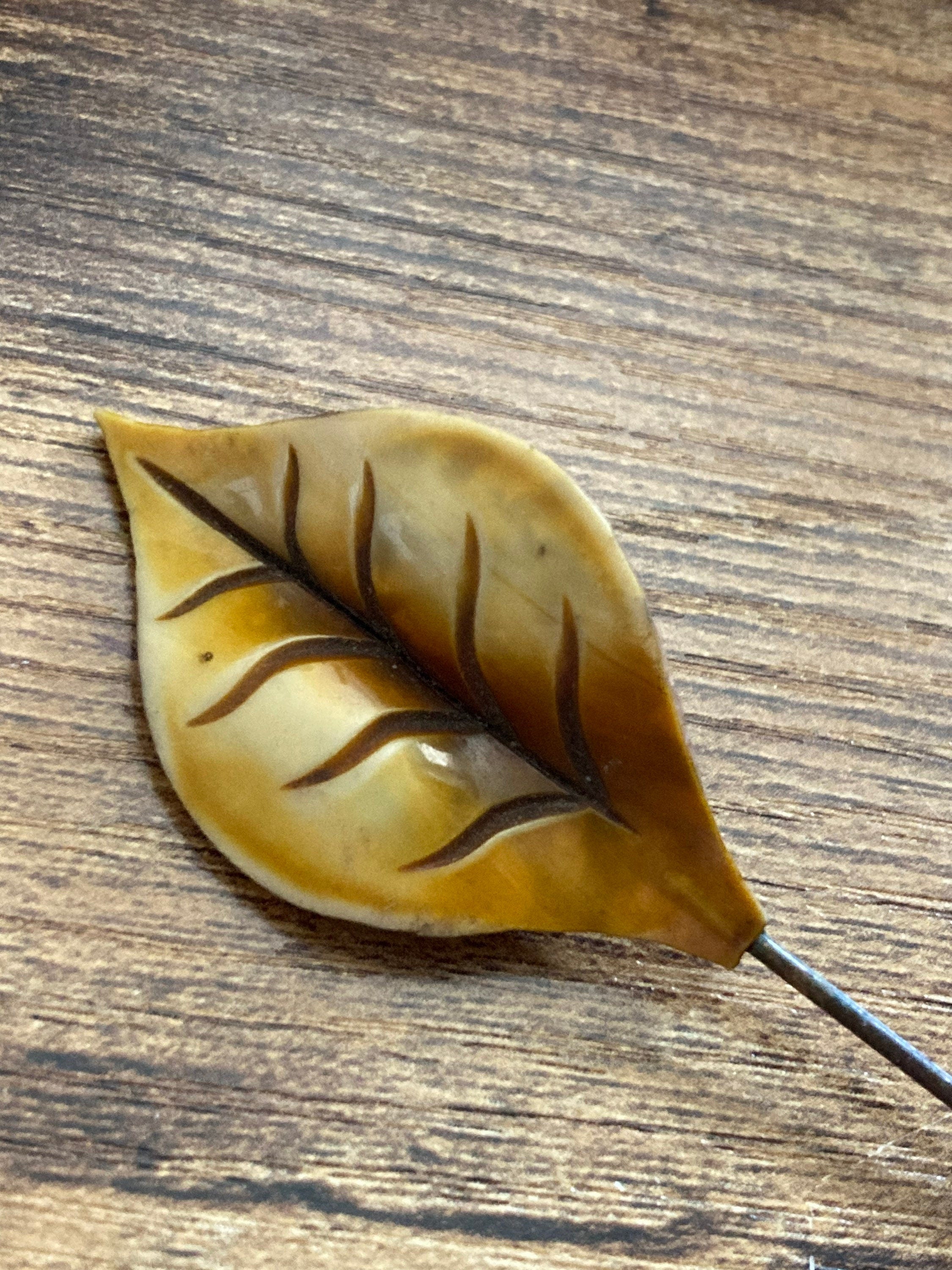 Leaf Hat flash or hairpin detailed pin, Art Deco French