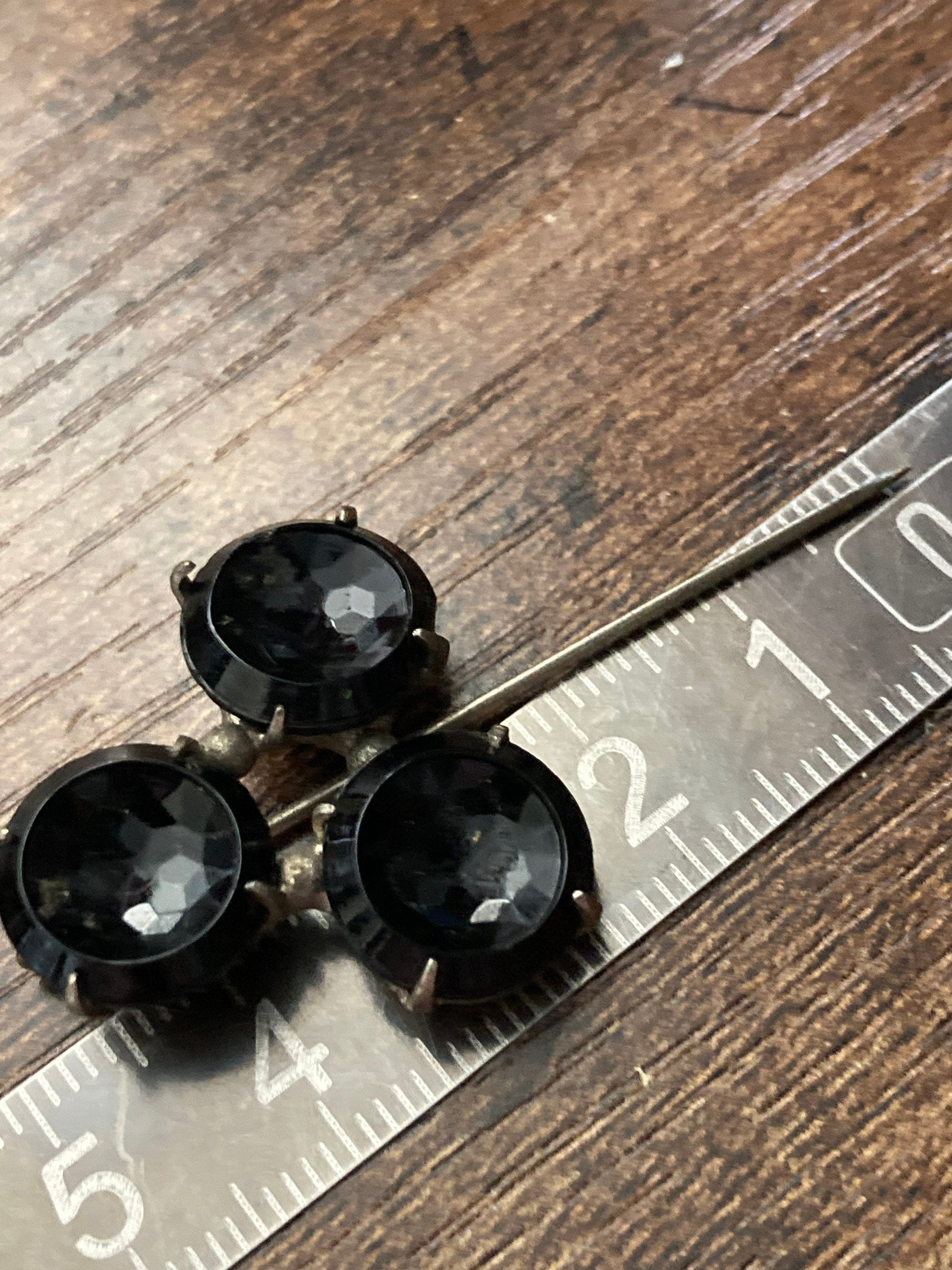 Black trefoil French jet glass Hat flash pin True Art Deco