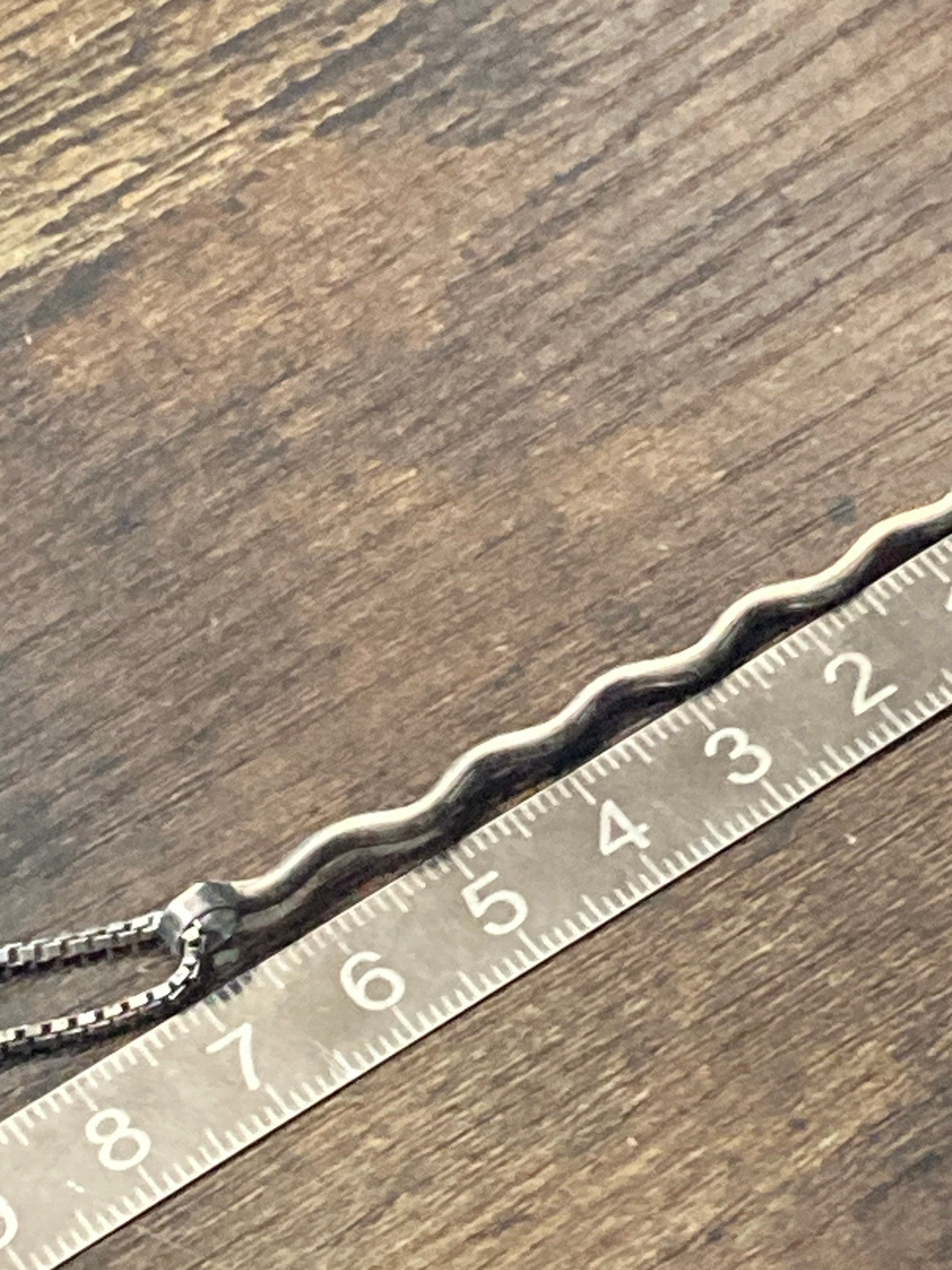 925 sterling silver modernist 7cm long wavy pendant on 50cm heavy box chain