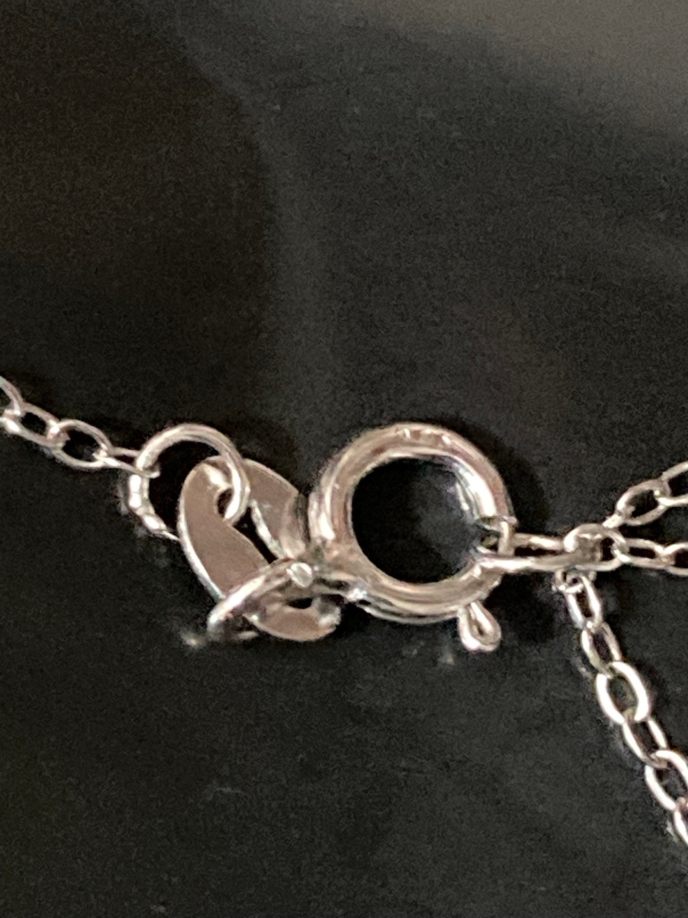 925 sterling silver clear diamanté trembler pendant on a chain