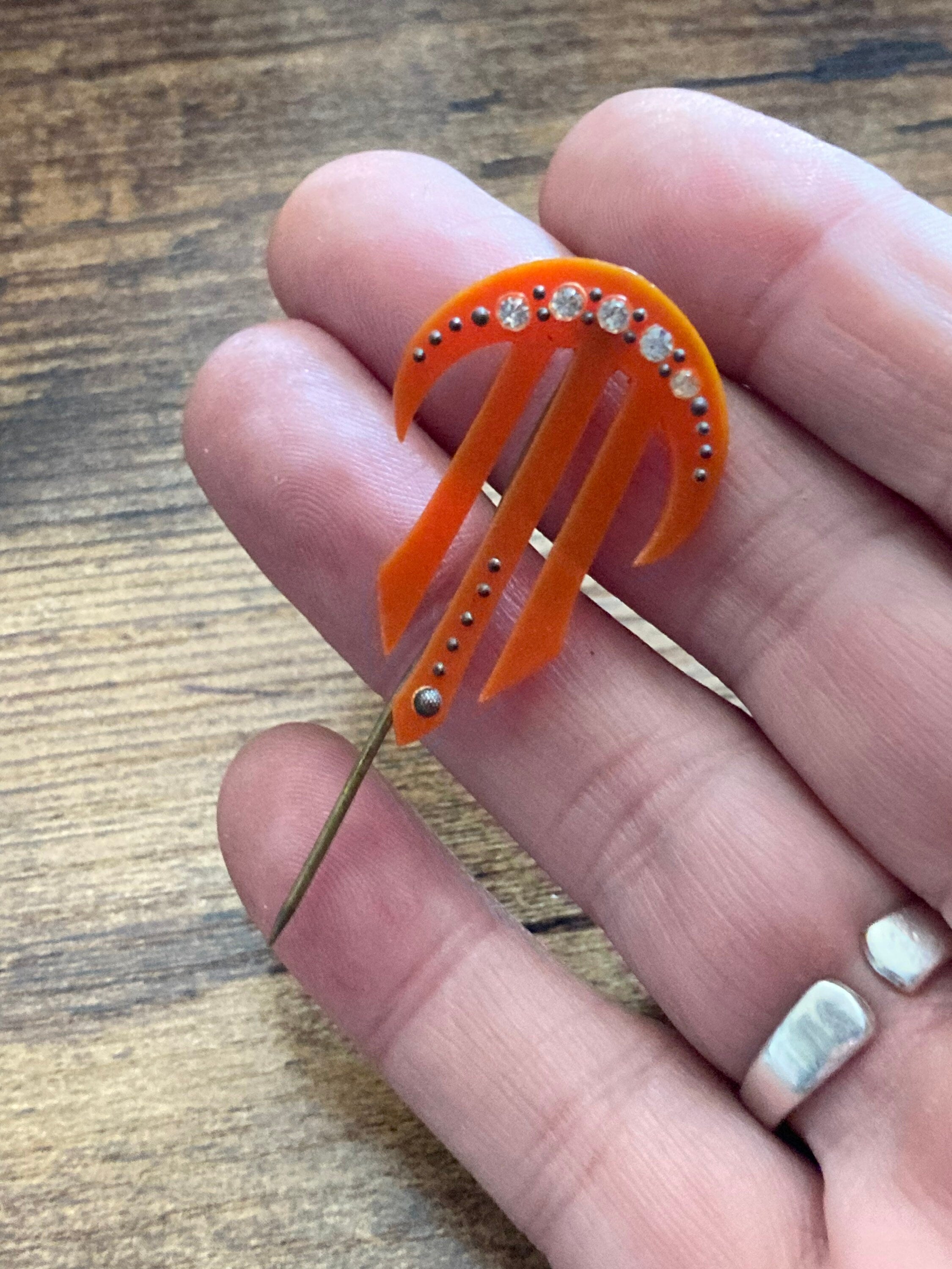 True Art Deco hat flash pin diamanté paste pique bakelite