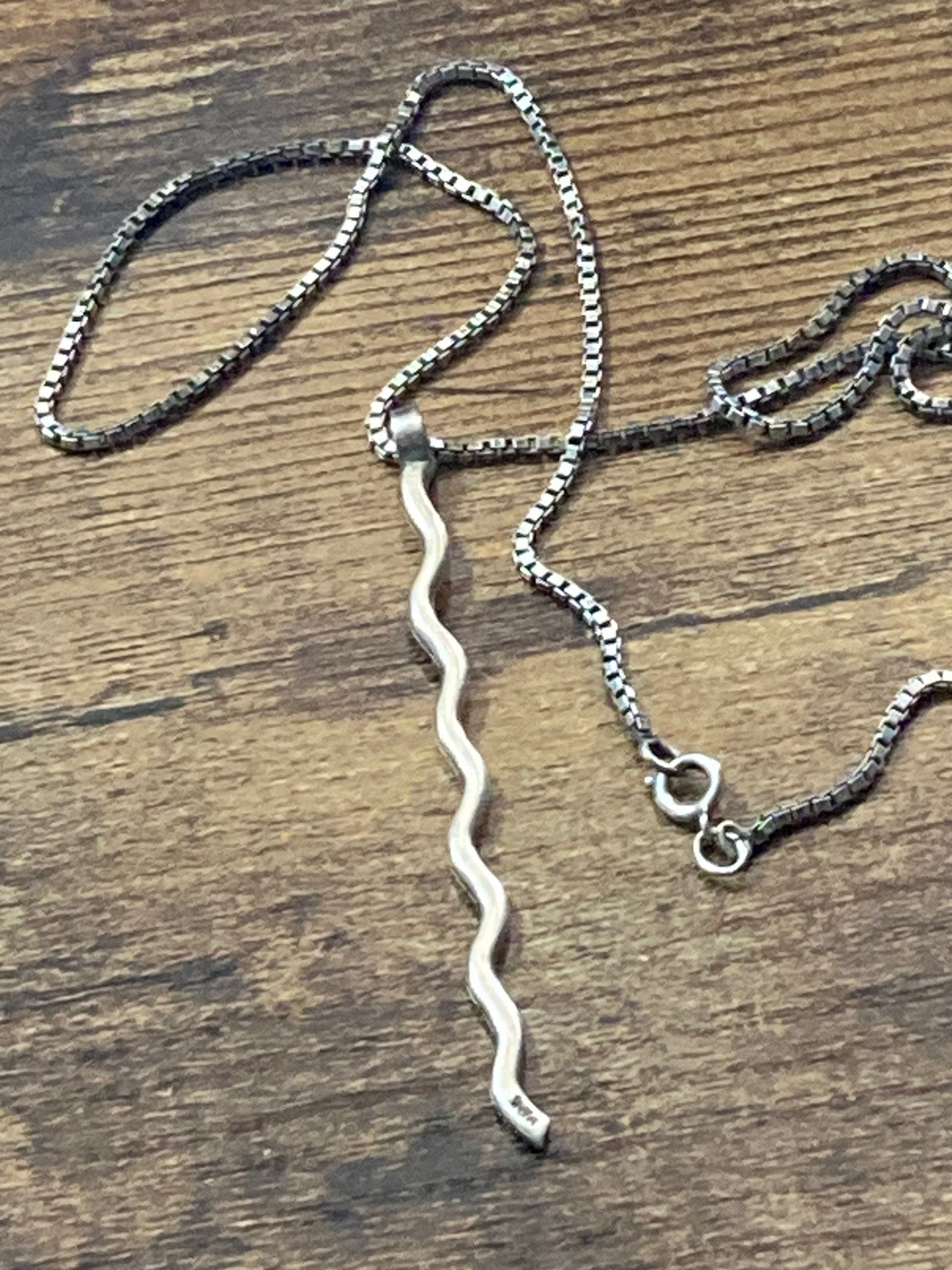 925 sterling silver modernist 7cm long wavy pendant on 50cm heavy box chain