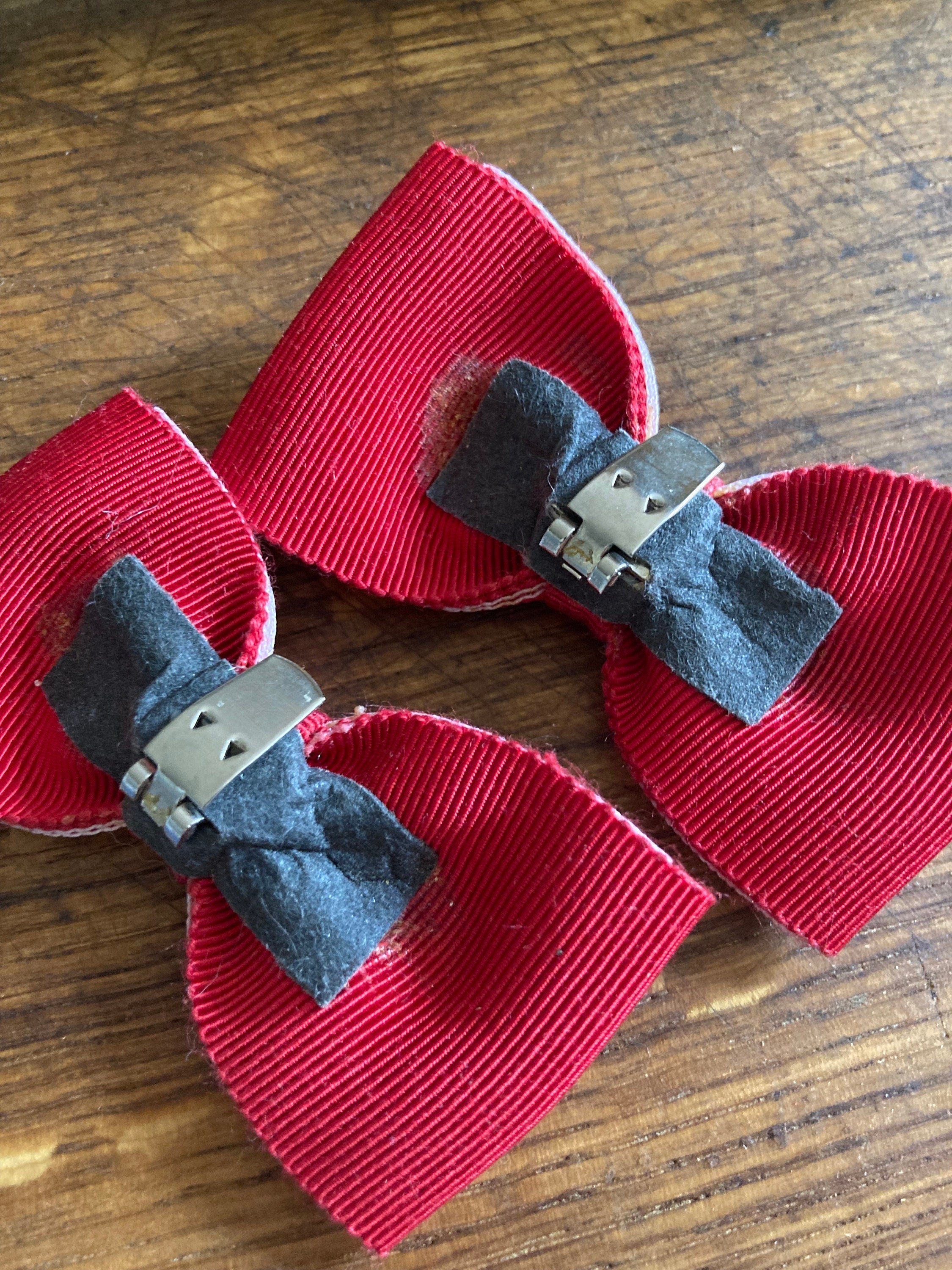 Vintage pair of bright red and white striped GROSGRAIN ribbon BOW shoe clips