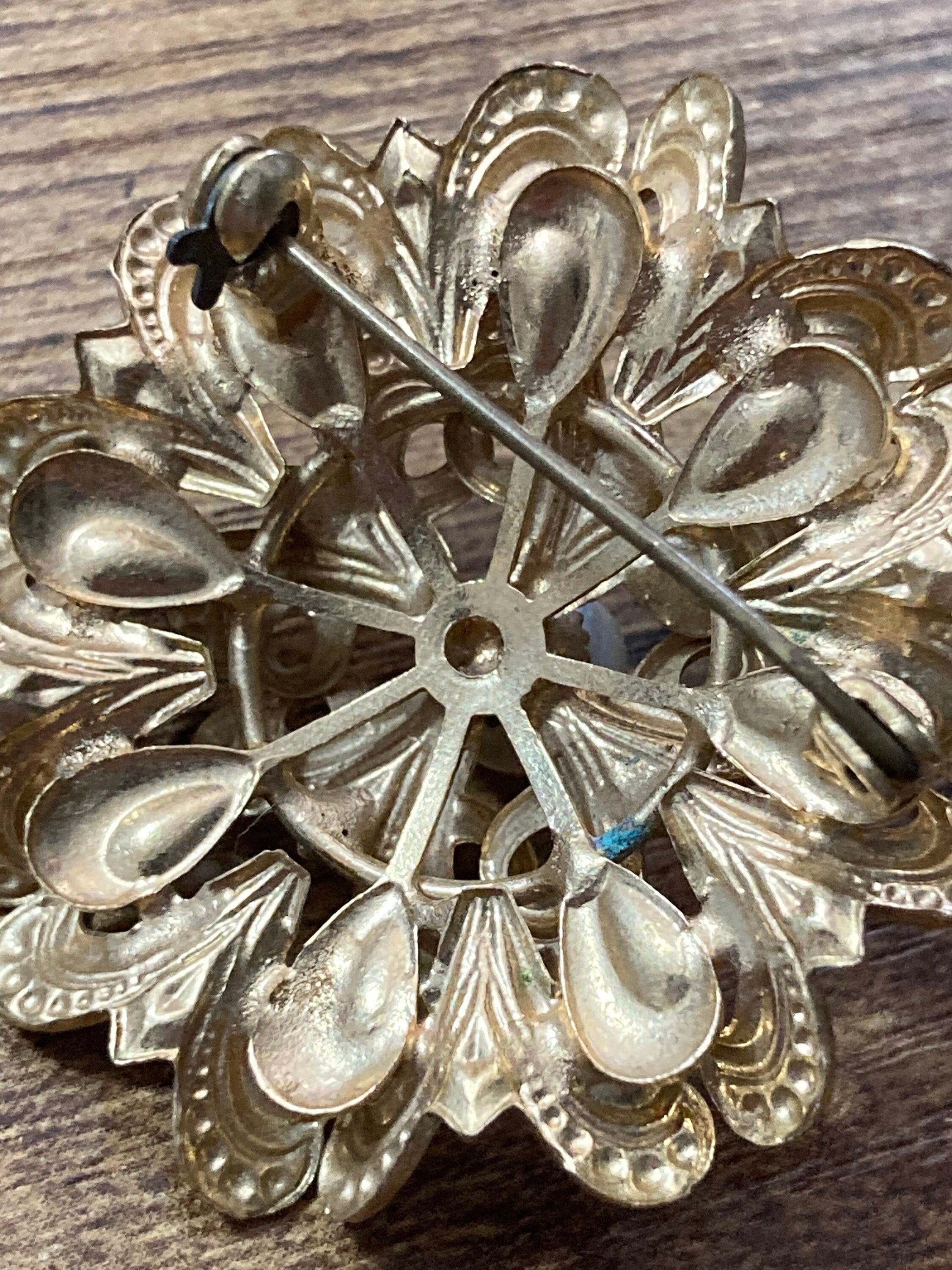 vintage gold tone abstract faux pearl floral brooch Czech