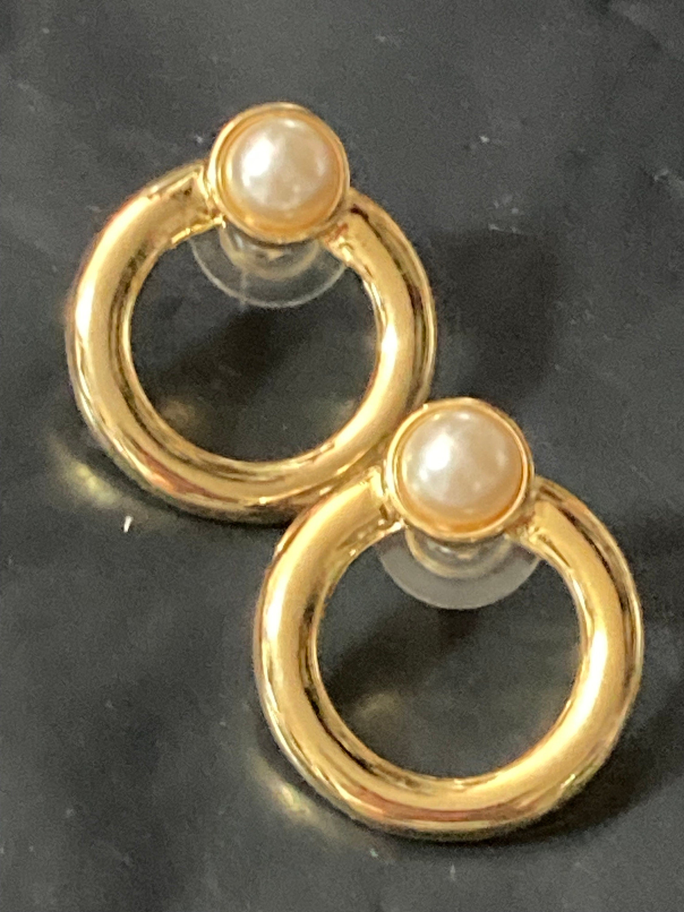 1980s Gold Faux Pearl Hoop Earrings: Retro Door Knocker Style