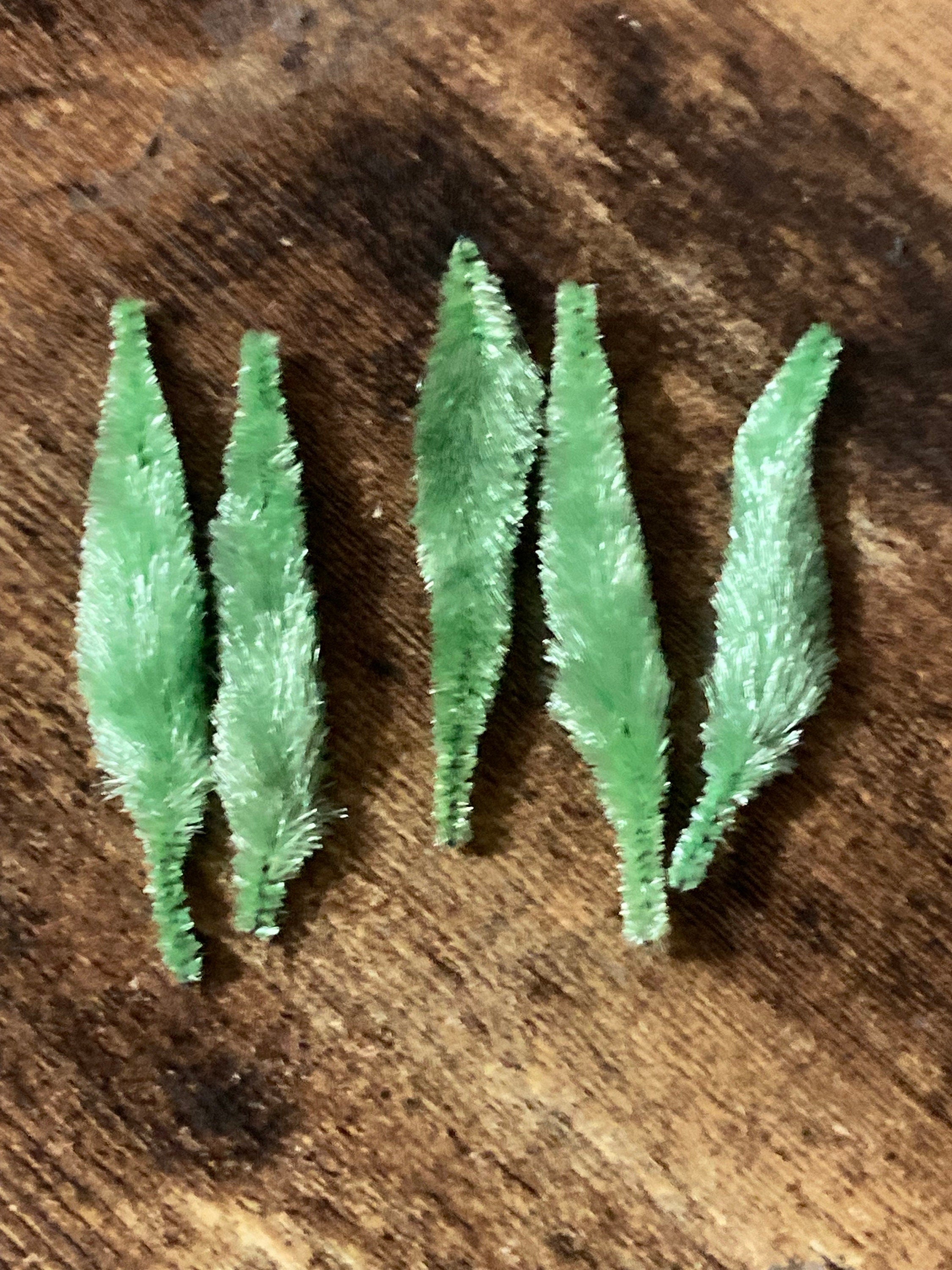 Miniature Bristle Brush Christmas Tree Cake Toppers (5 x 6cm)