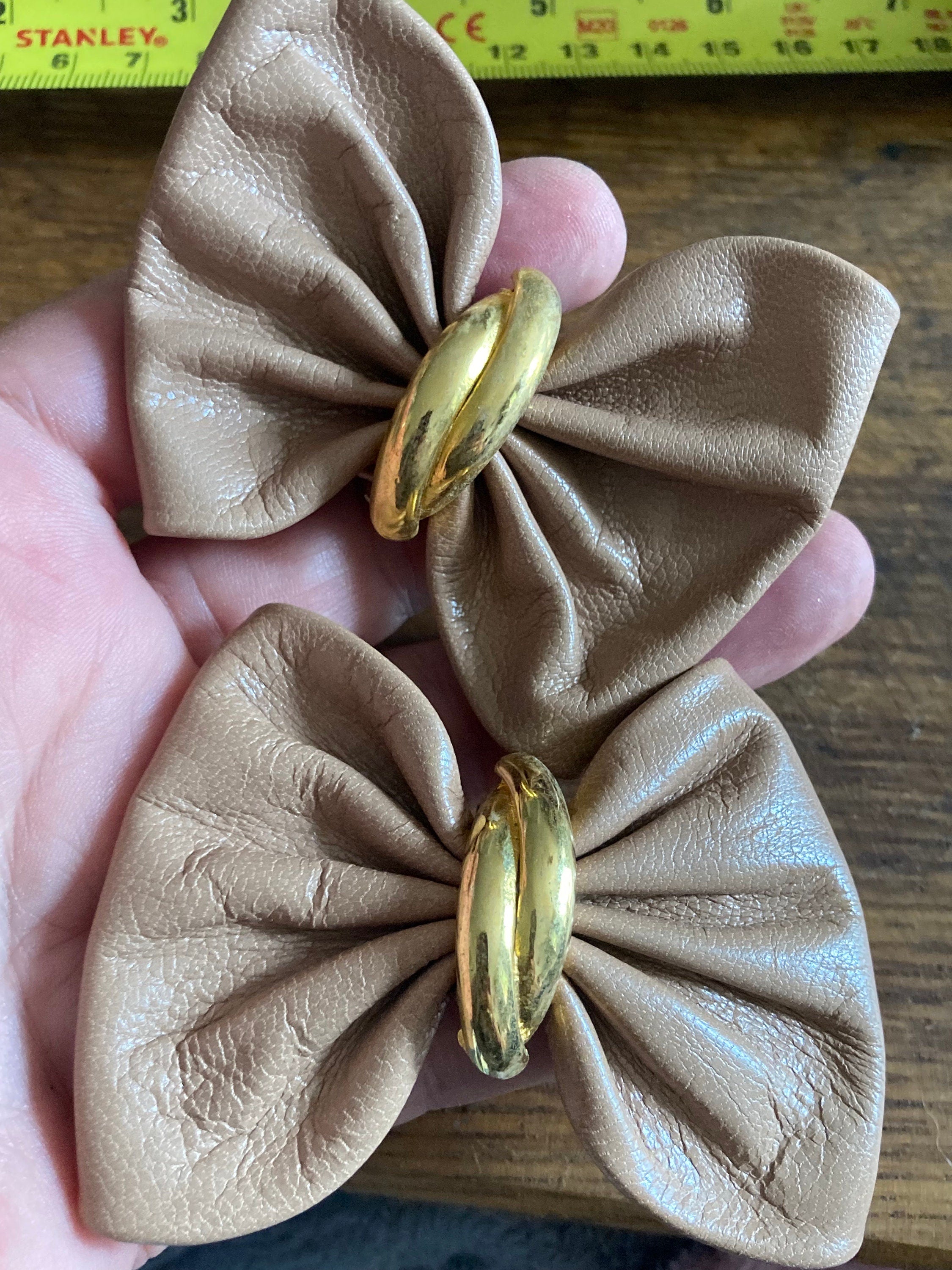 Vintage pair of beige neutral nude leather BOW shoe clips with gold detail