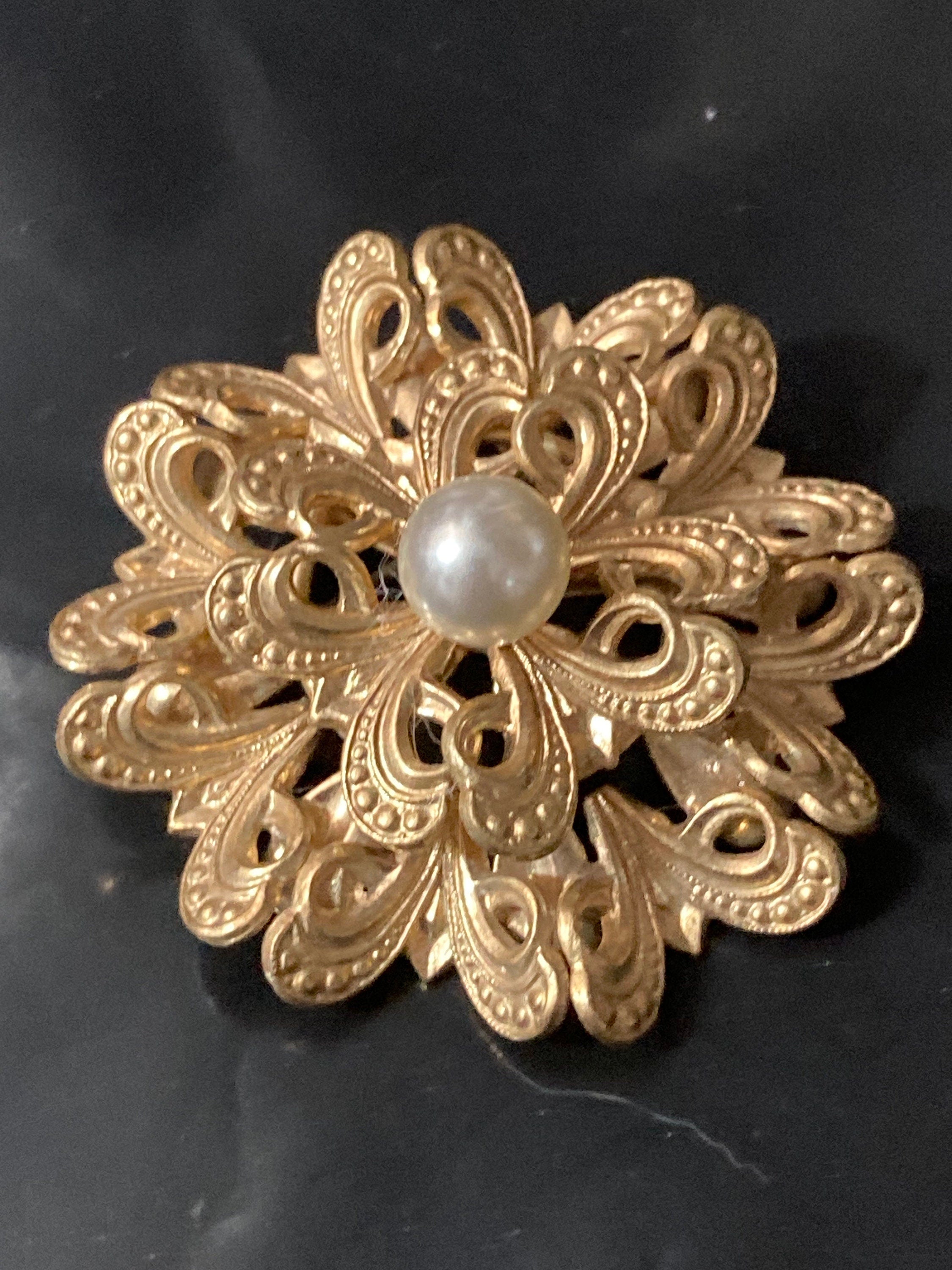 vintage gold tone abstract faux pearl floral brooch Czech