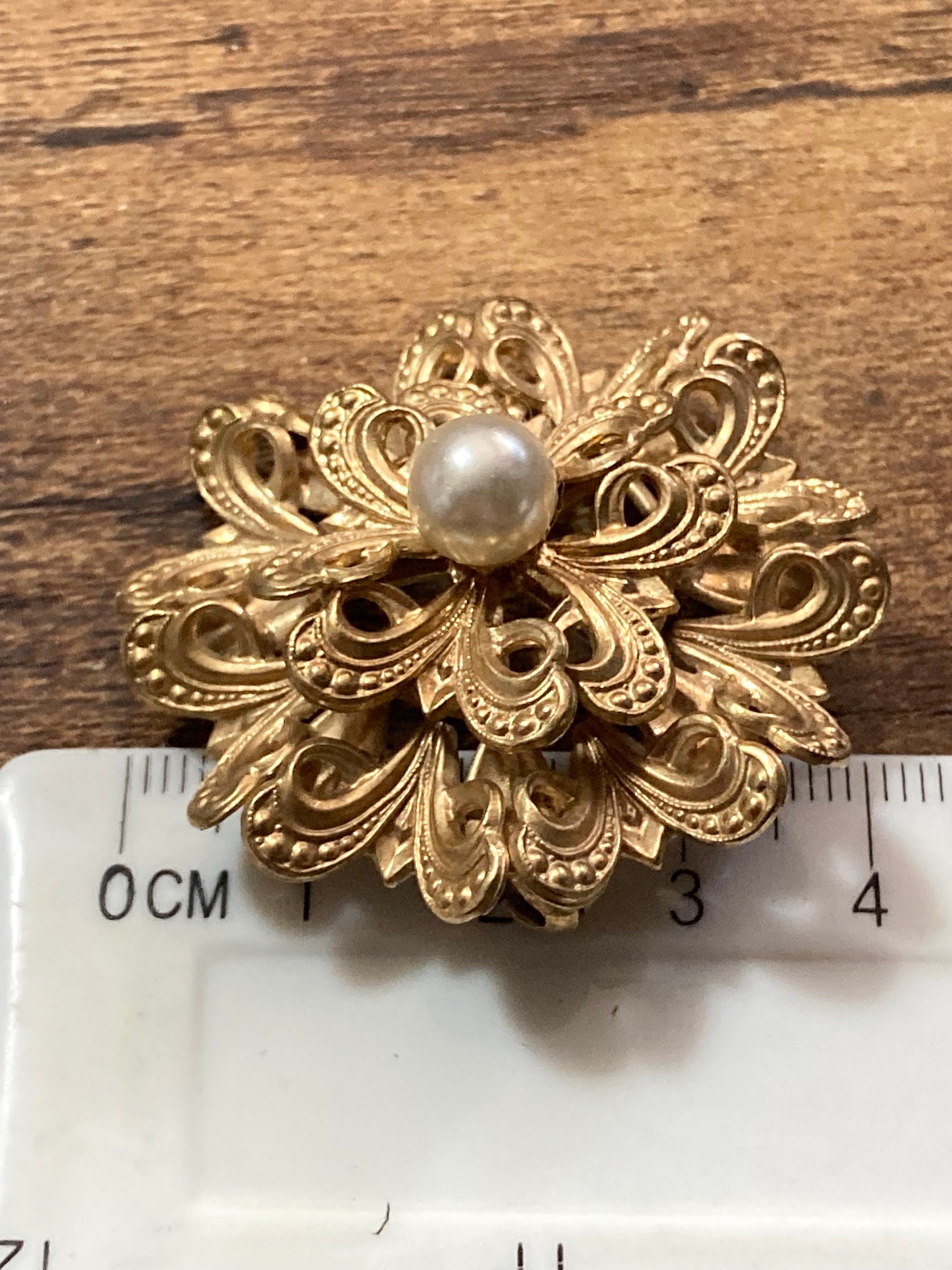 vintage gold tone abstract faux pearl floral brooch Czech