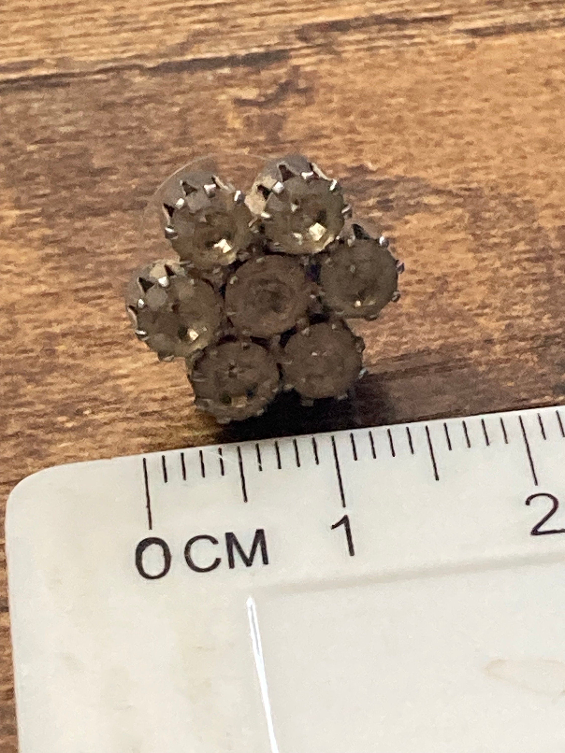 Vintage silver tone clear diamanté paste cluster stud earrings for pierced ears