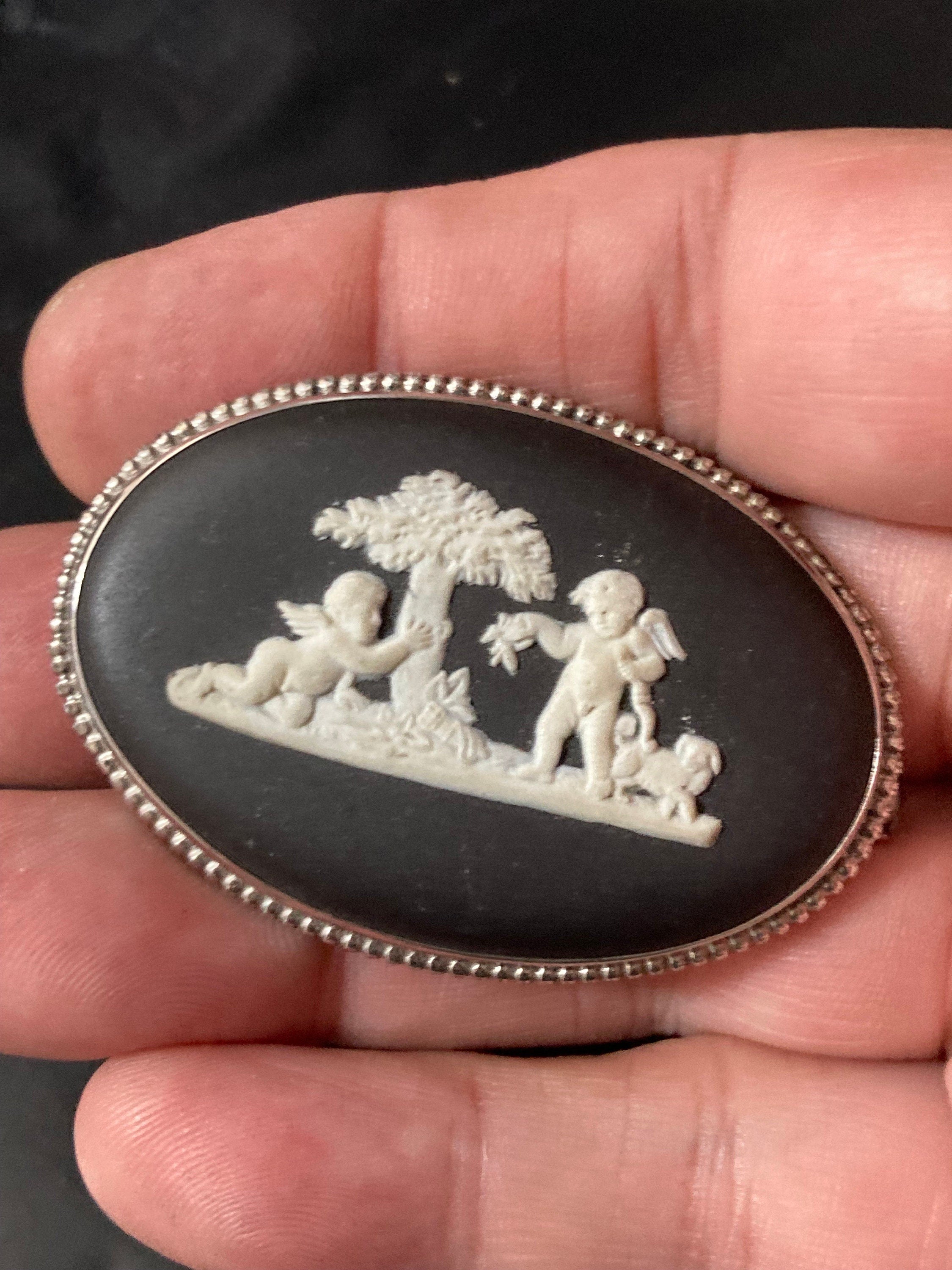 Signed Wedgwood Black Jasperware Cherub Cameo Brooch: 925 Silver