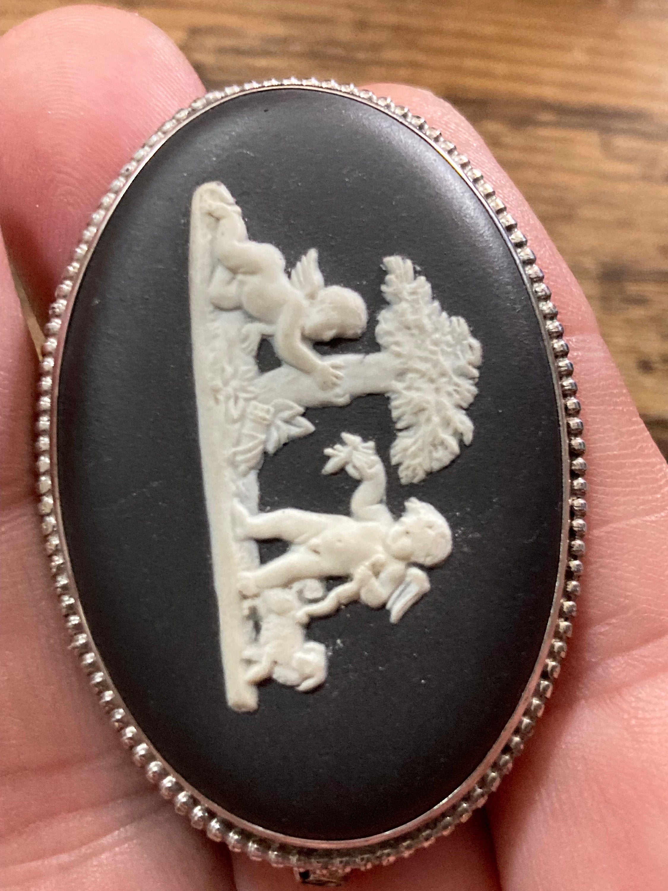 Signed Wedgwood Black Jasperware Cherub Cameo Brooch: 925 Silver