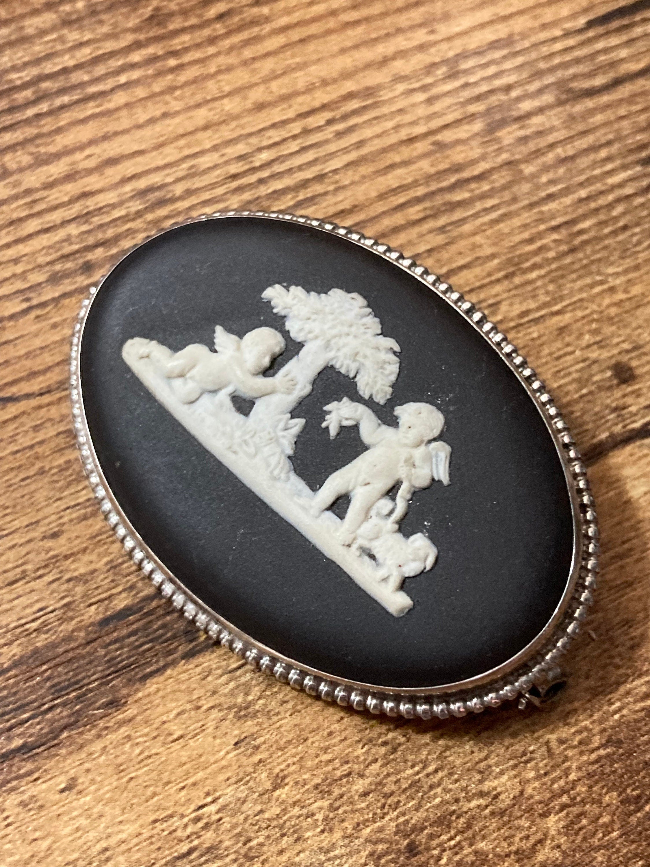 Signed Wedgwood Black Jasperware Cherub Cameo Brooch: 925 Silver
