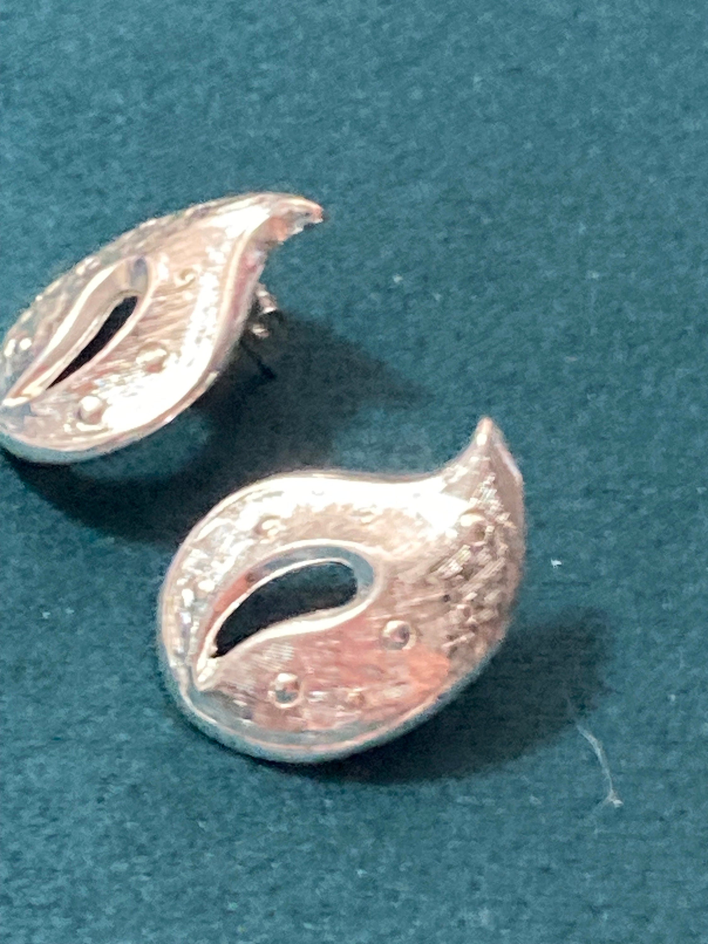 Vintage modernist leaf pierced Earrings Silver Tone