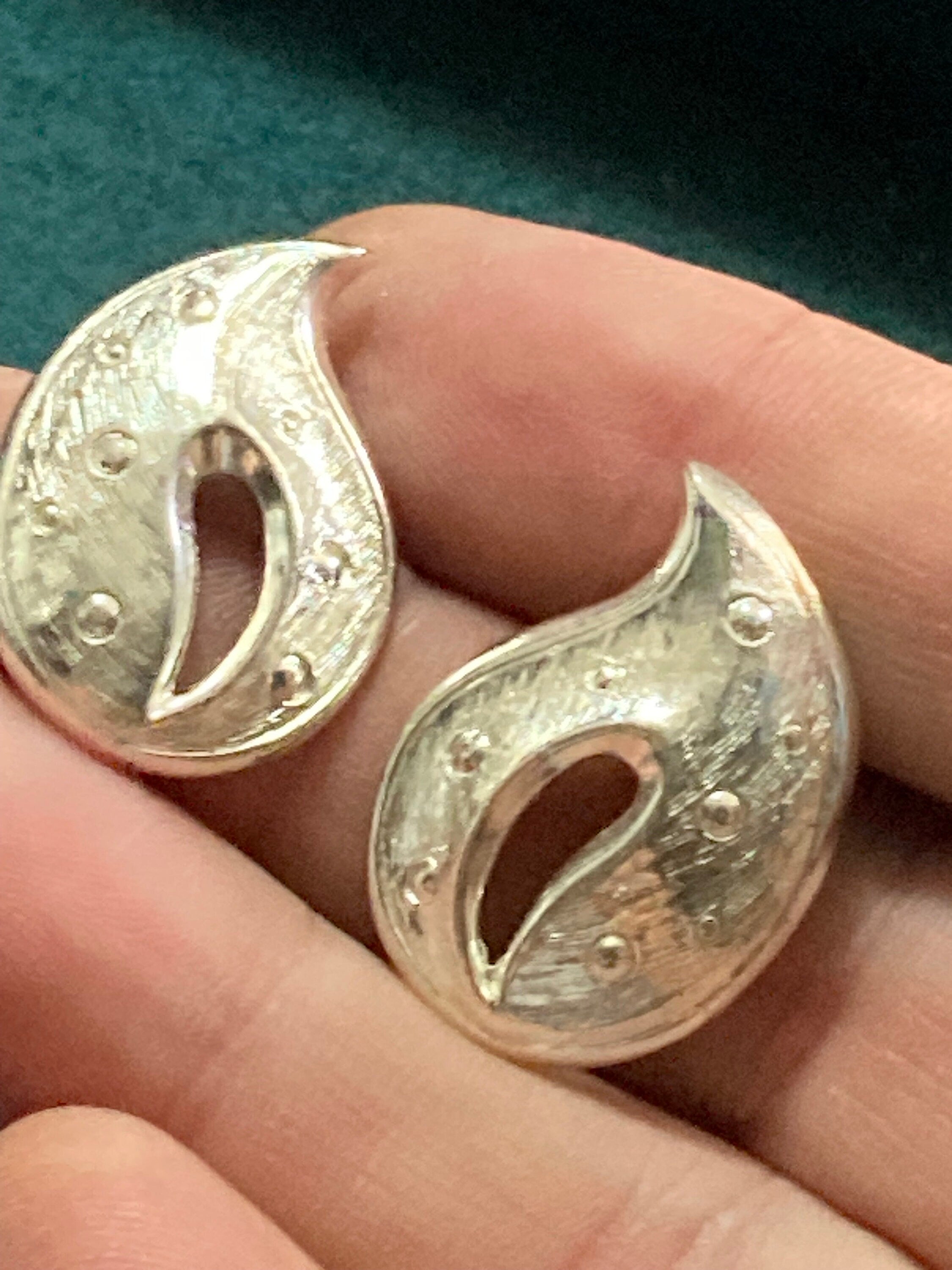 Vintage modernist leaf pierced Earrings Silver Tone