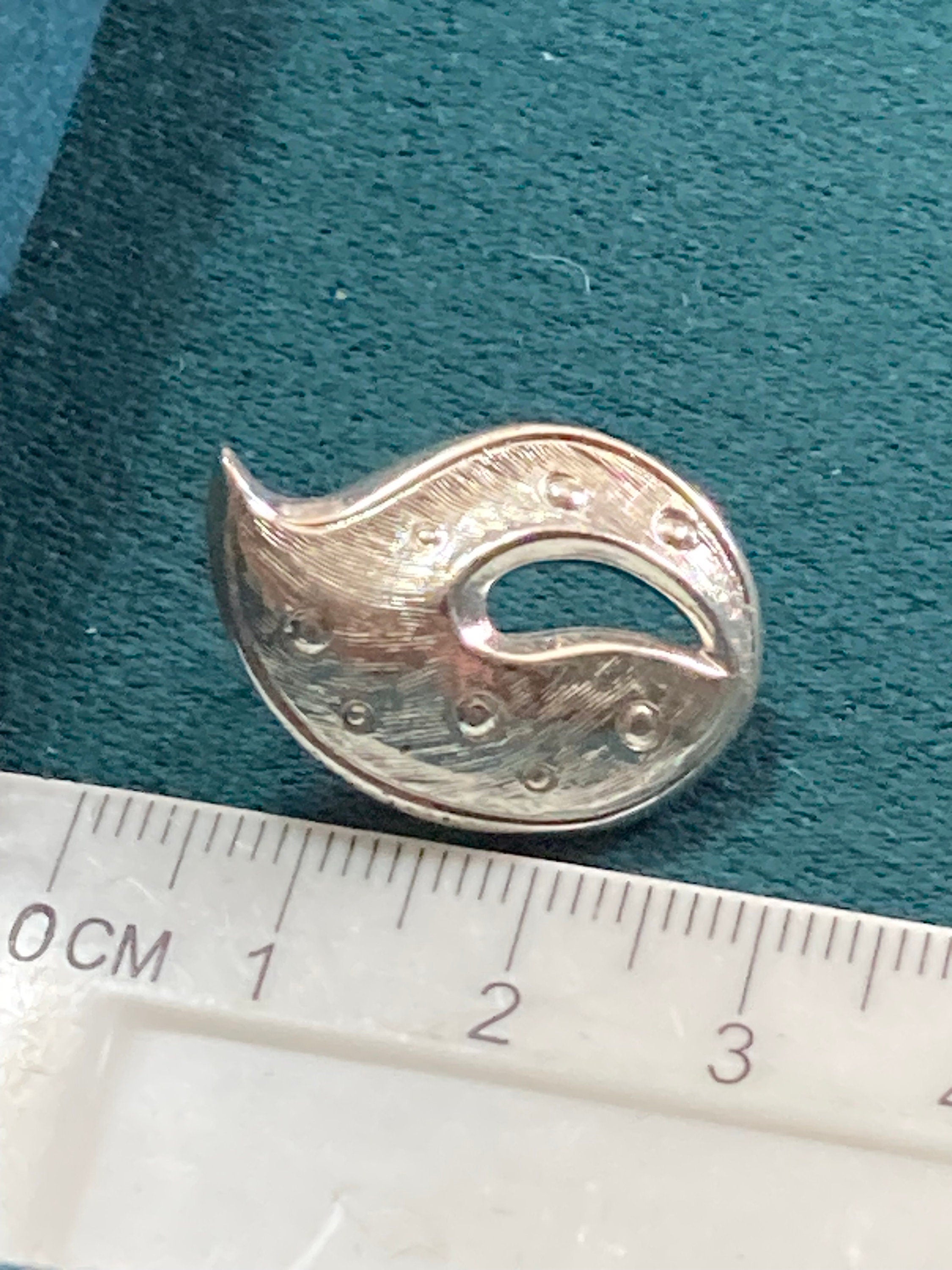 Vintage modernist leaf pierced Earrings Silver Tone