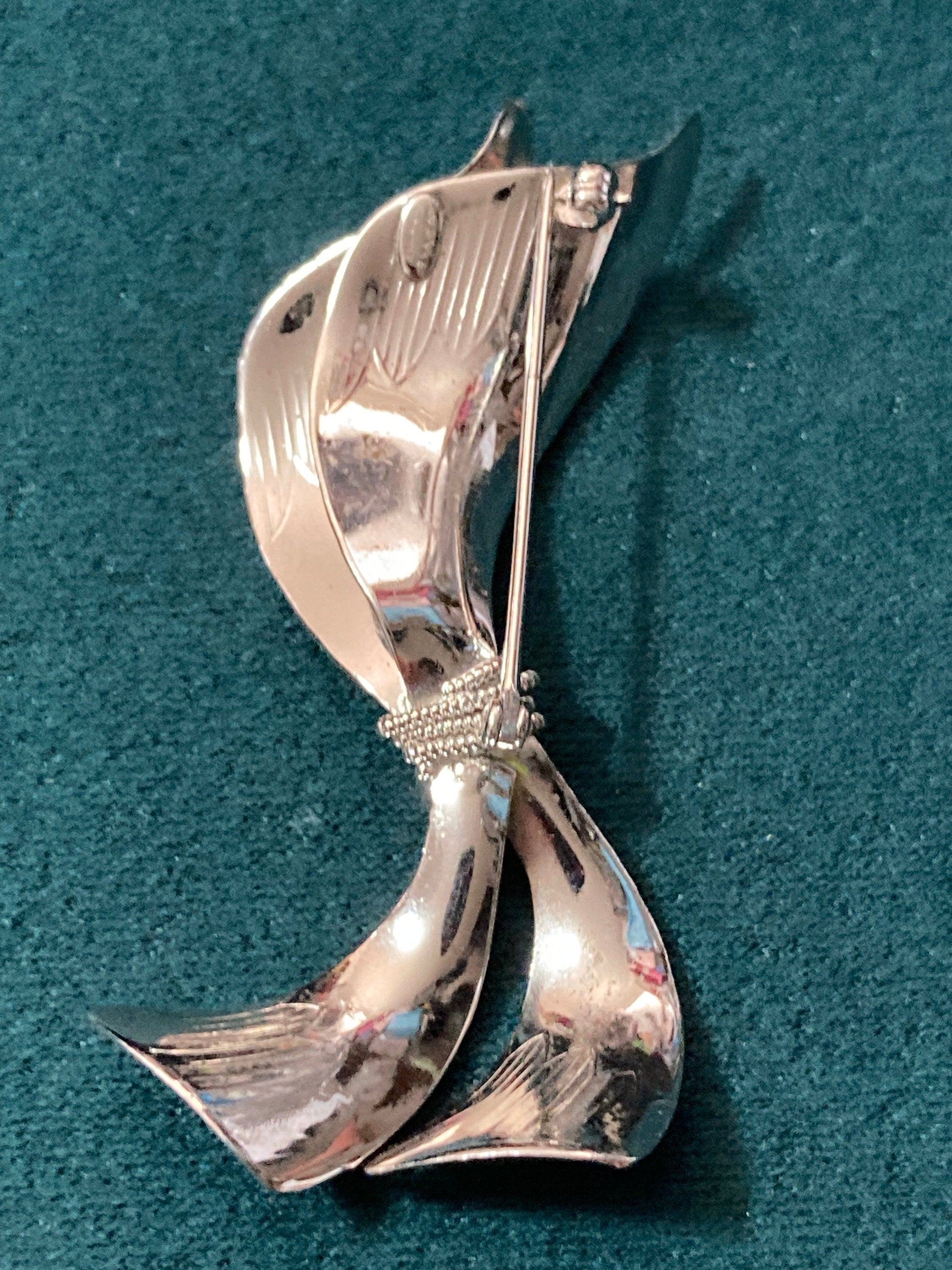 Signed WELLS 925 vintage Sterling Silver bow brooch