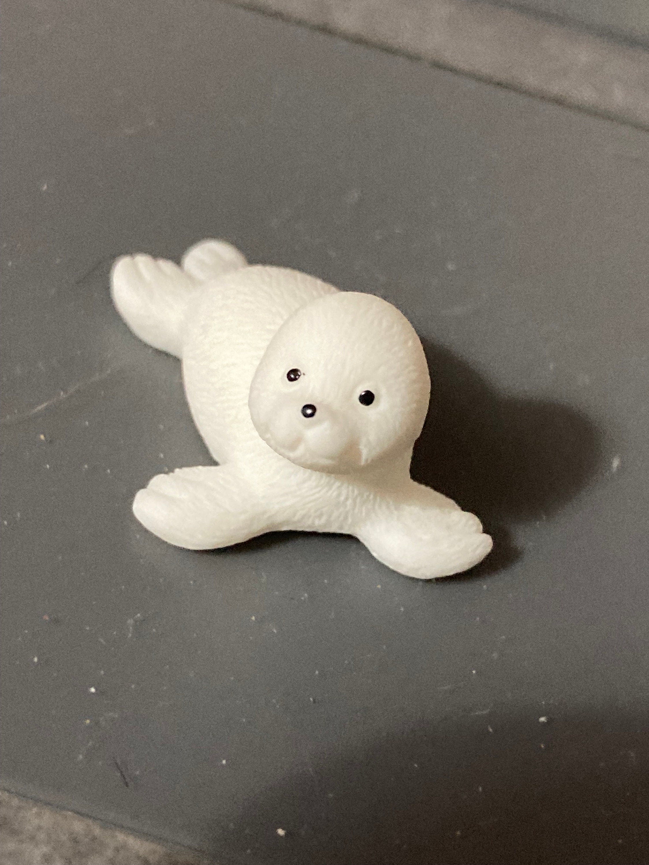 1 x miniature white baby seal cake toppers Christmas Arctic cake scenery