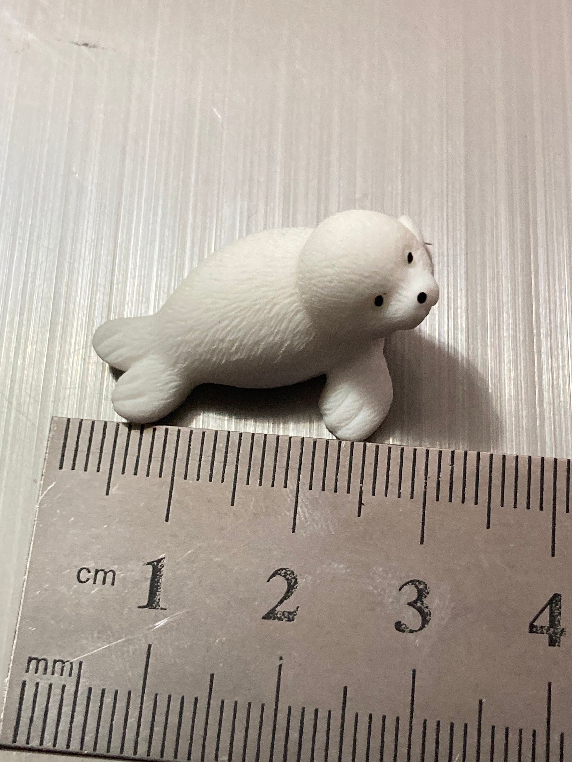 1 x miniature white baby seal cake toppers Christmas Arctic cake scenery