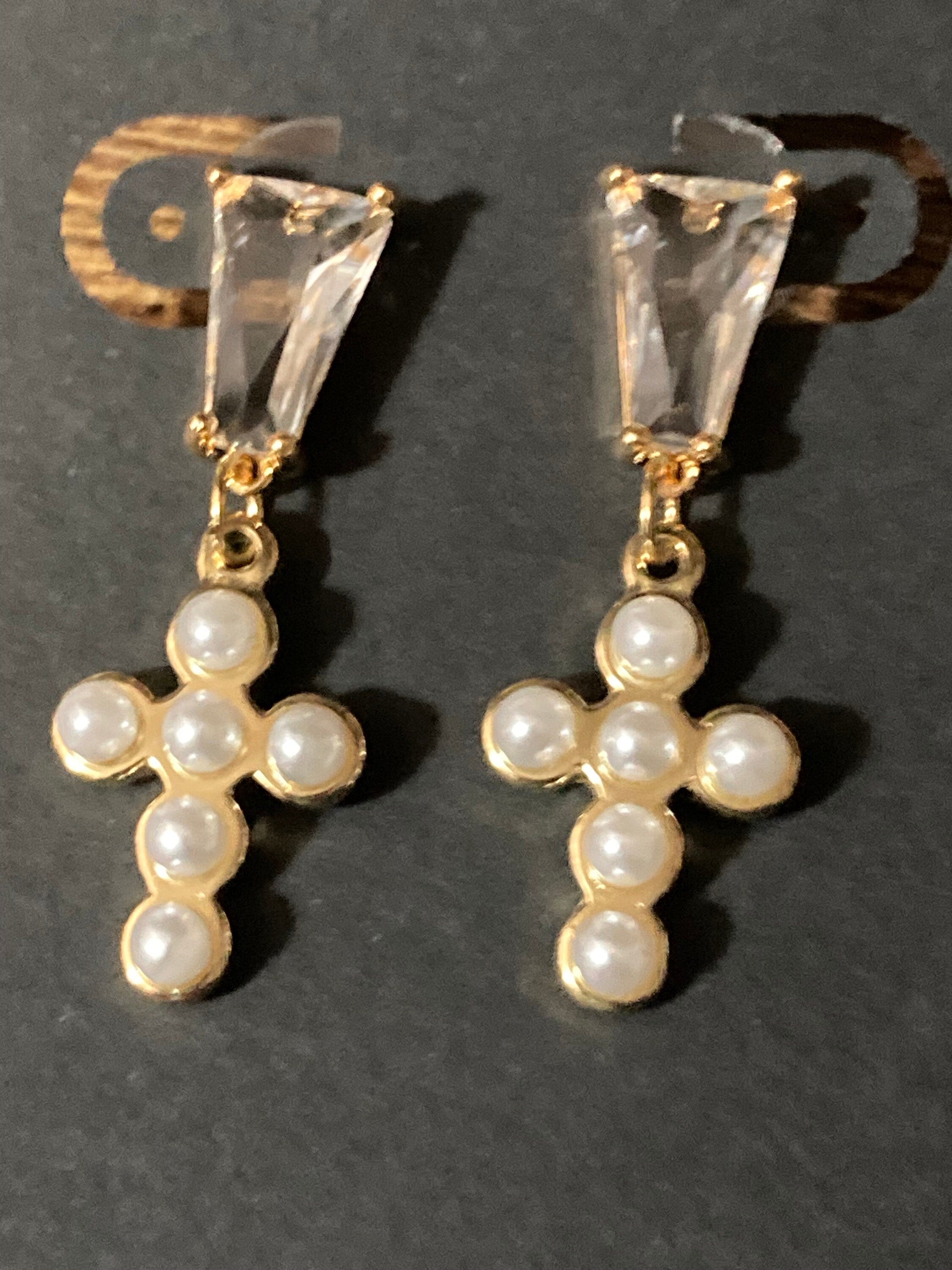 18k gold plated crystal diamanté clear seed pearl religious cross post earrings
