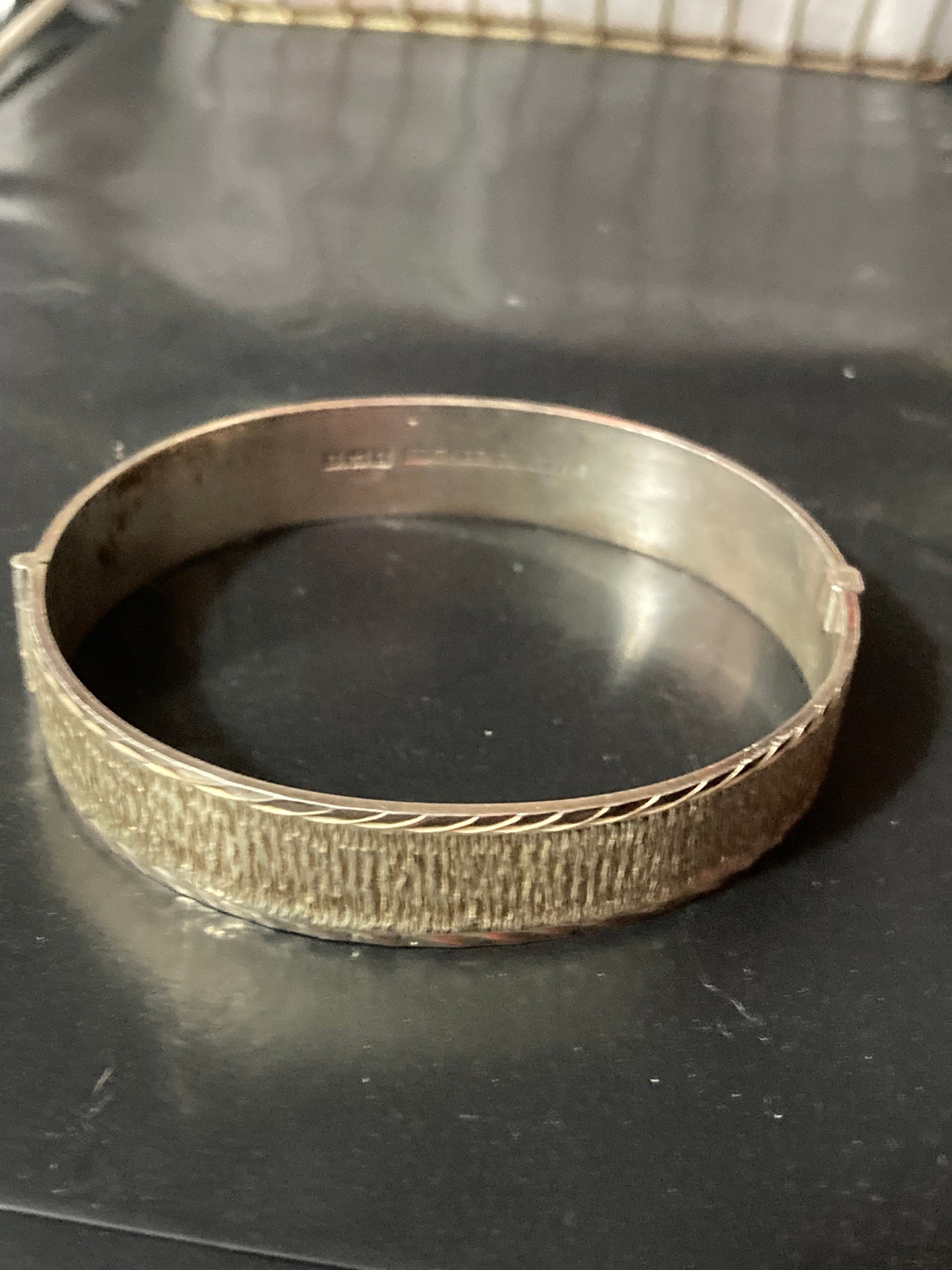 Retro 1970s 925 sterling silver textured modernist BARK hinged bangle bracelet vintage 27gm 1971