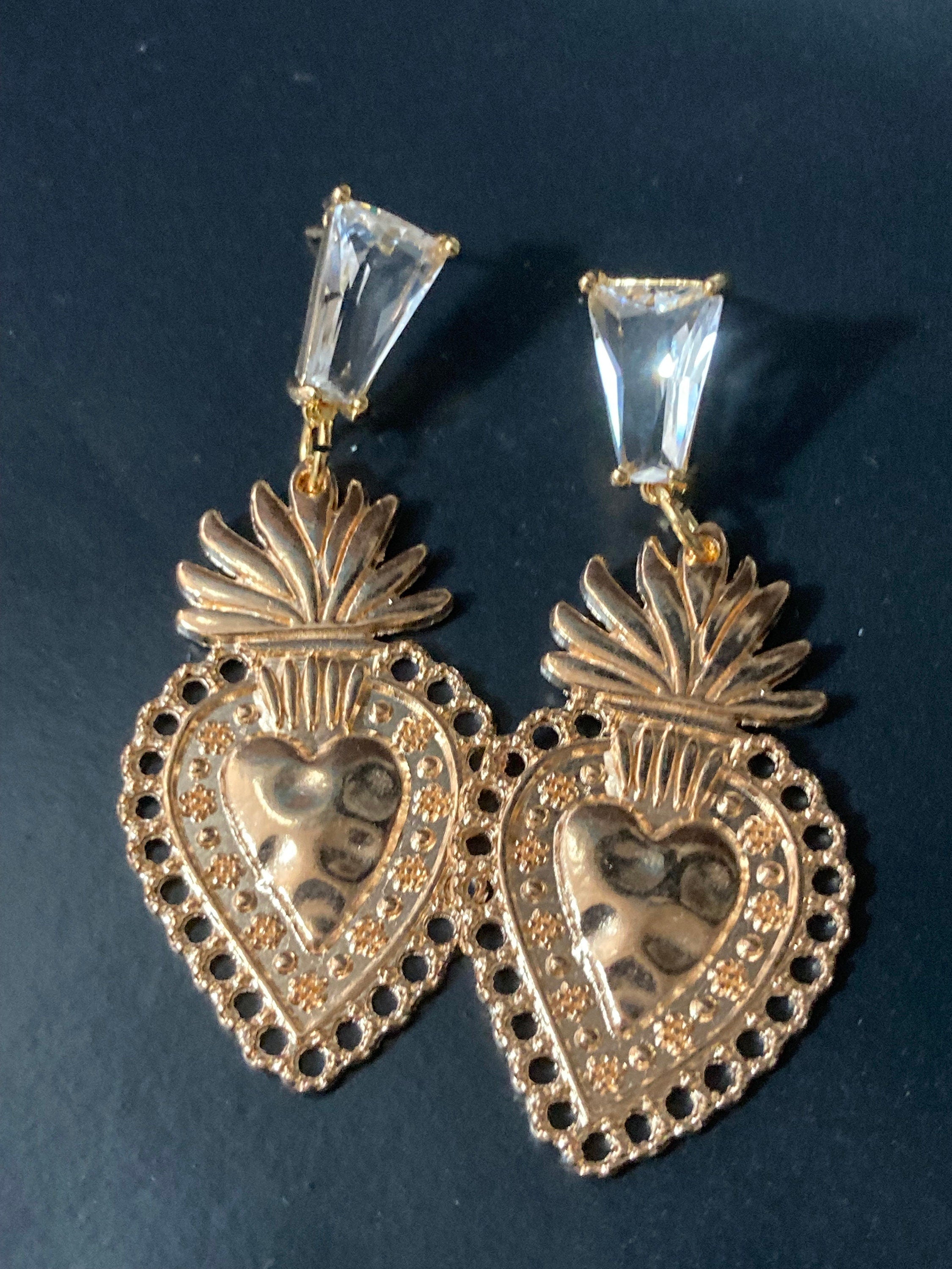 18k gold plated crystal love heart Victorian charm post earrings pierced