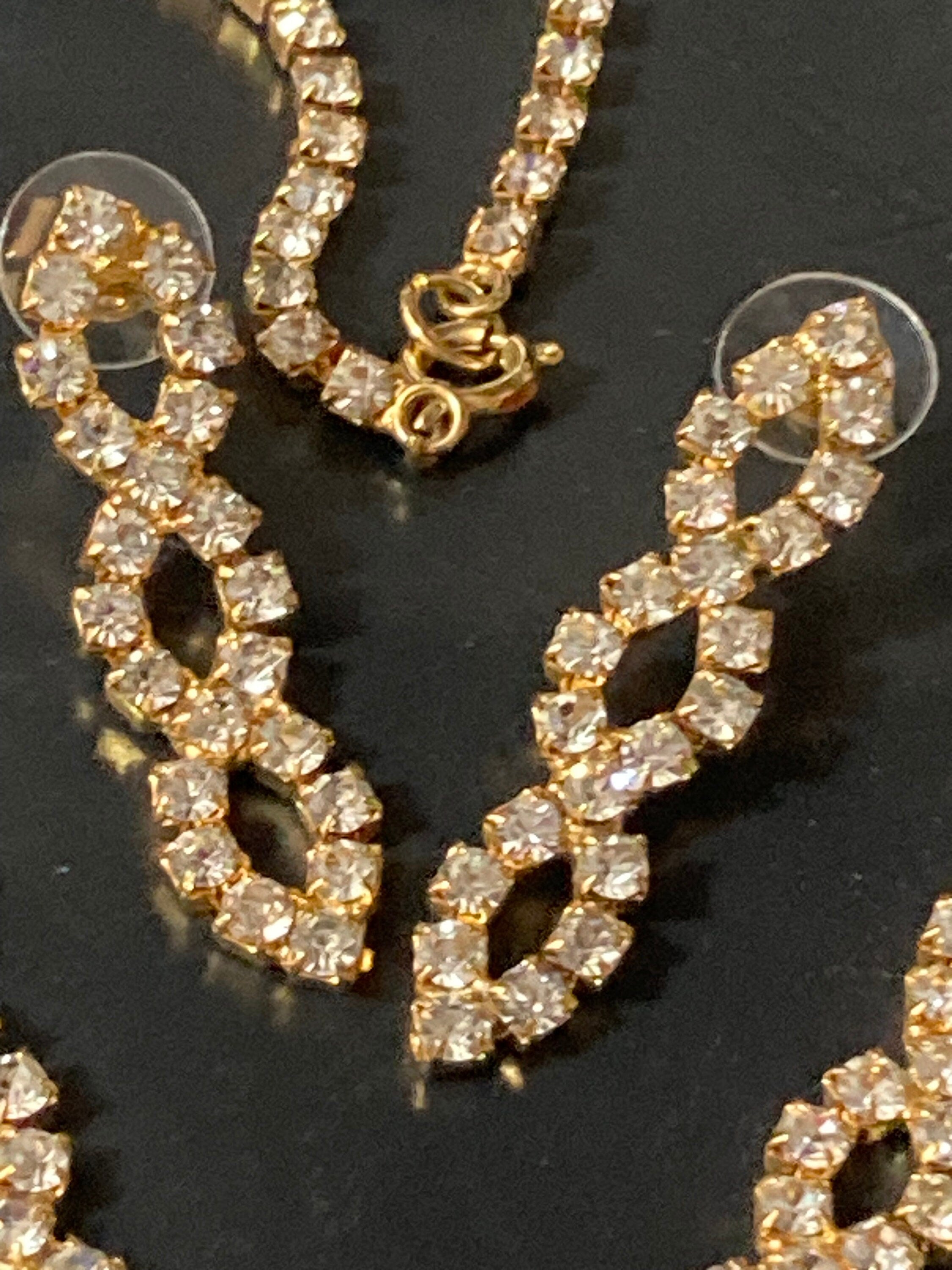 Diamanté Gold Tone Jewellery Set: Necklace and Earrings