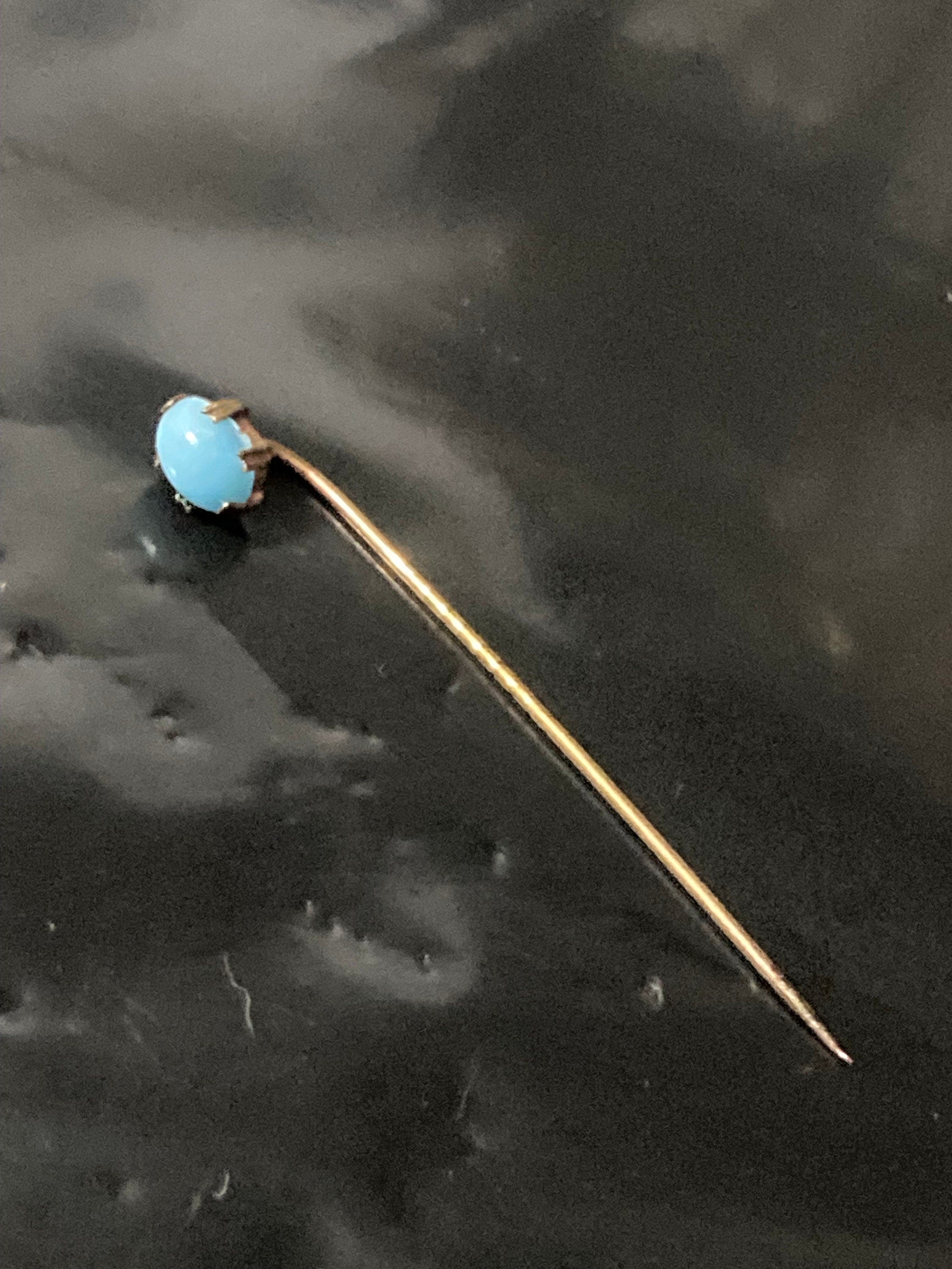 Antique Gentleman's Ladies gold tone turquoise blue cabochon Stick pin