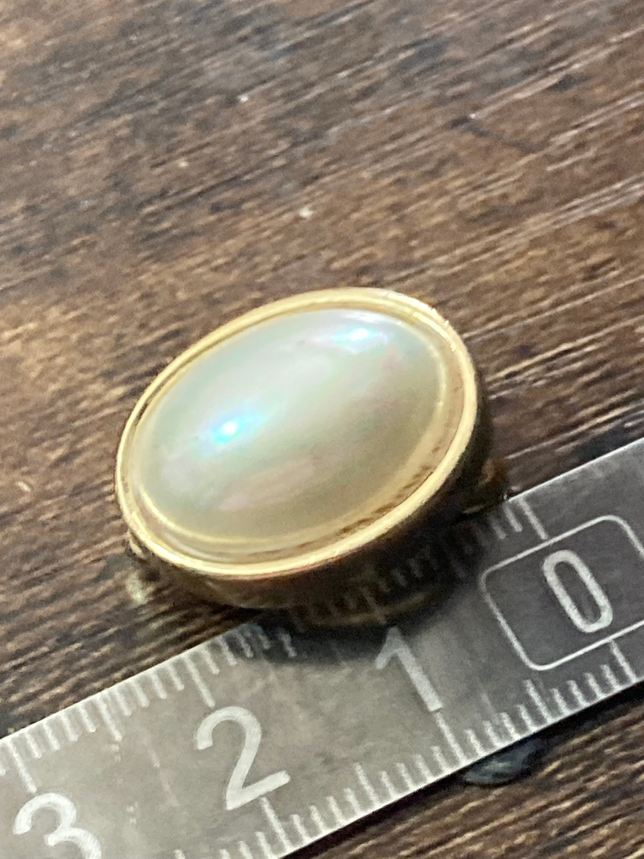 Signed GROSSE Vintage retro faux Pearl cabochon gold tone Oval clip on stud earrings high end designer