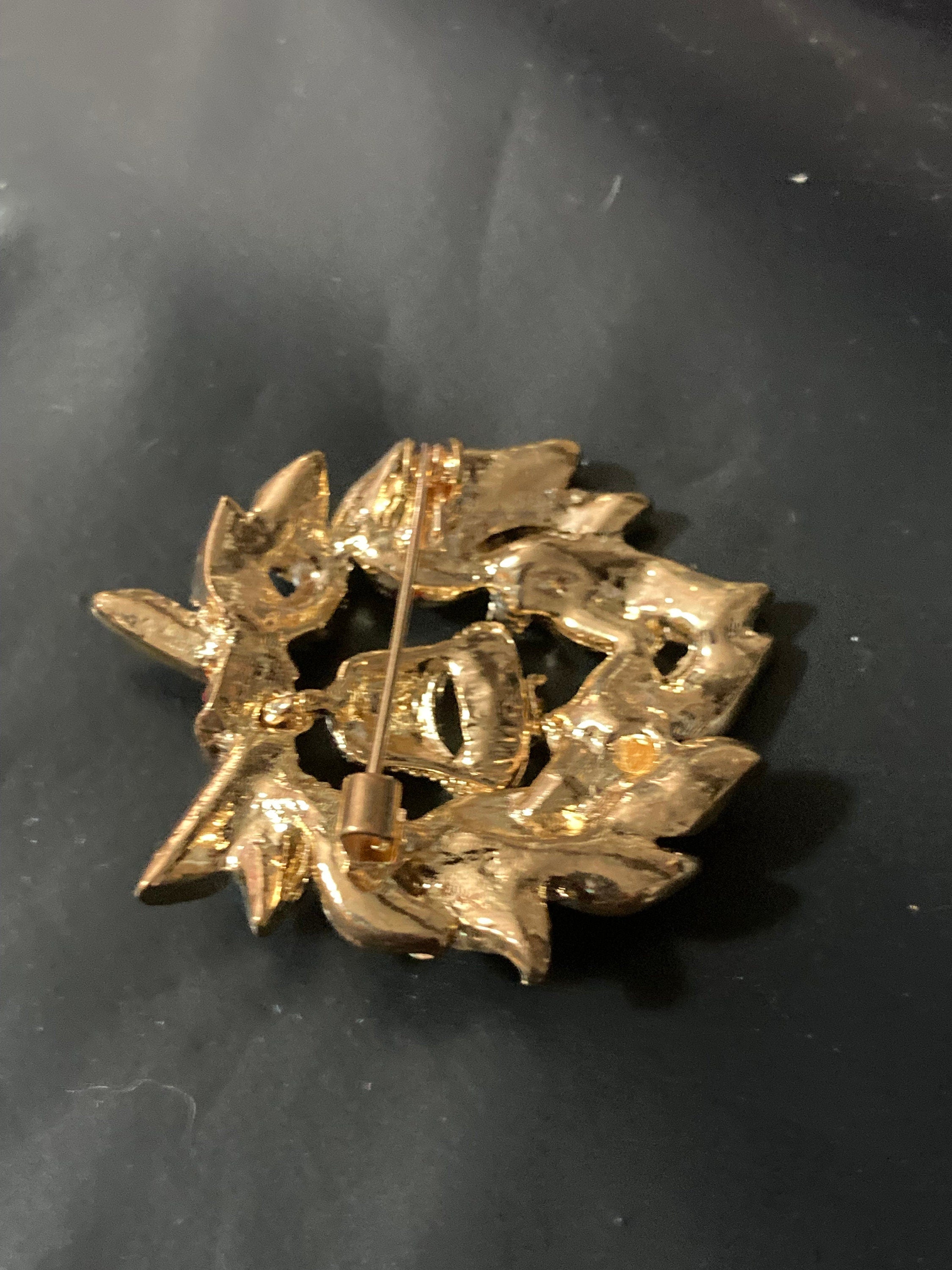 Retro Gold Tone and coloured diamanté rhinestone paste Christmas Wreath and hanging bell Brooch