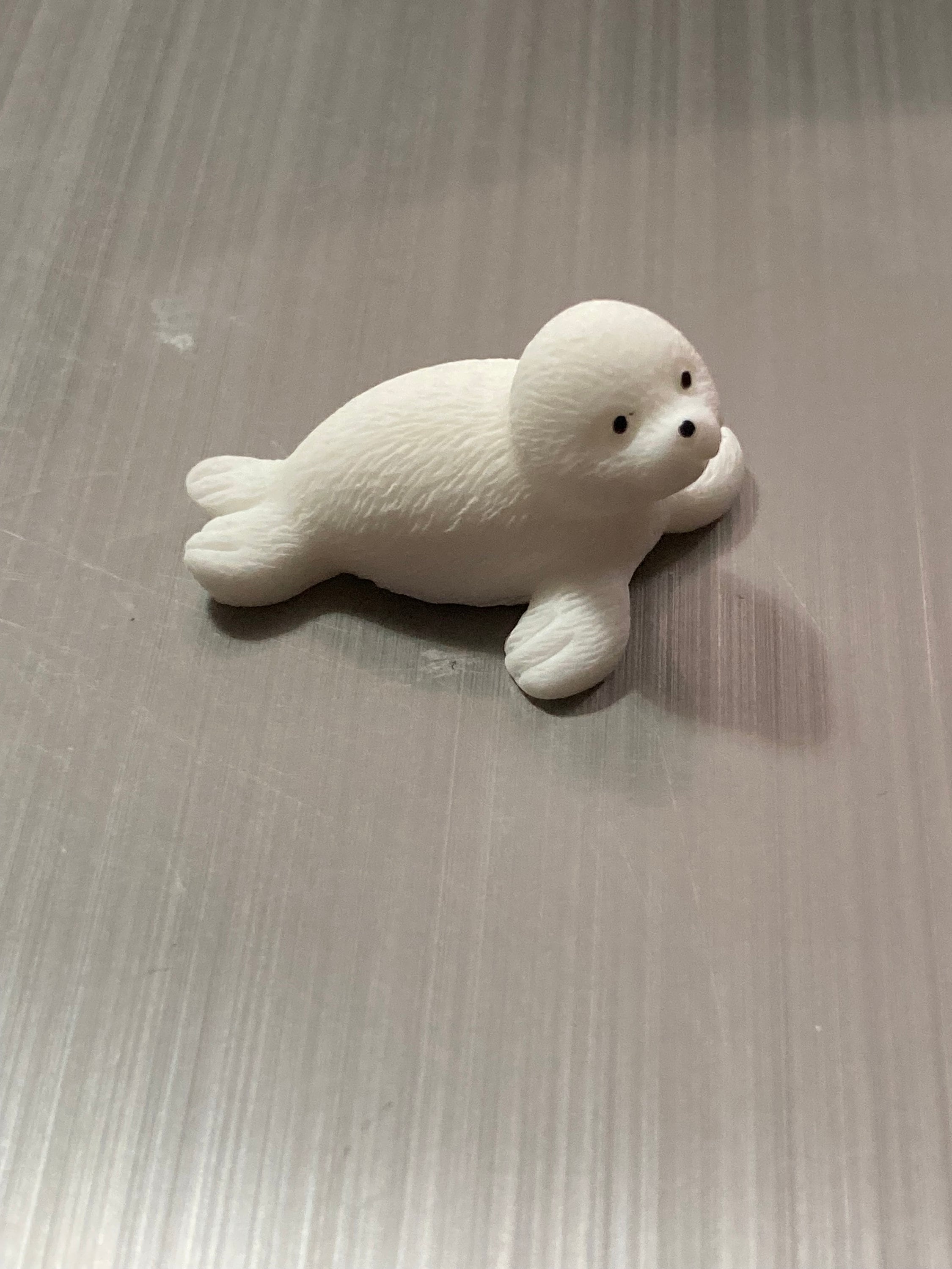 1 x miniature white baby seal cake toppers Christmas Arctic cake scenery