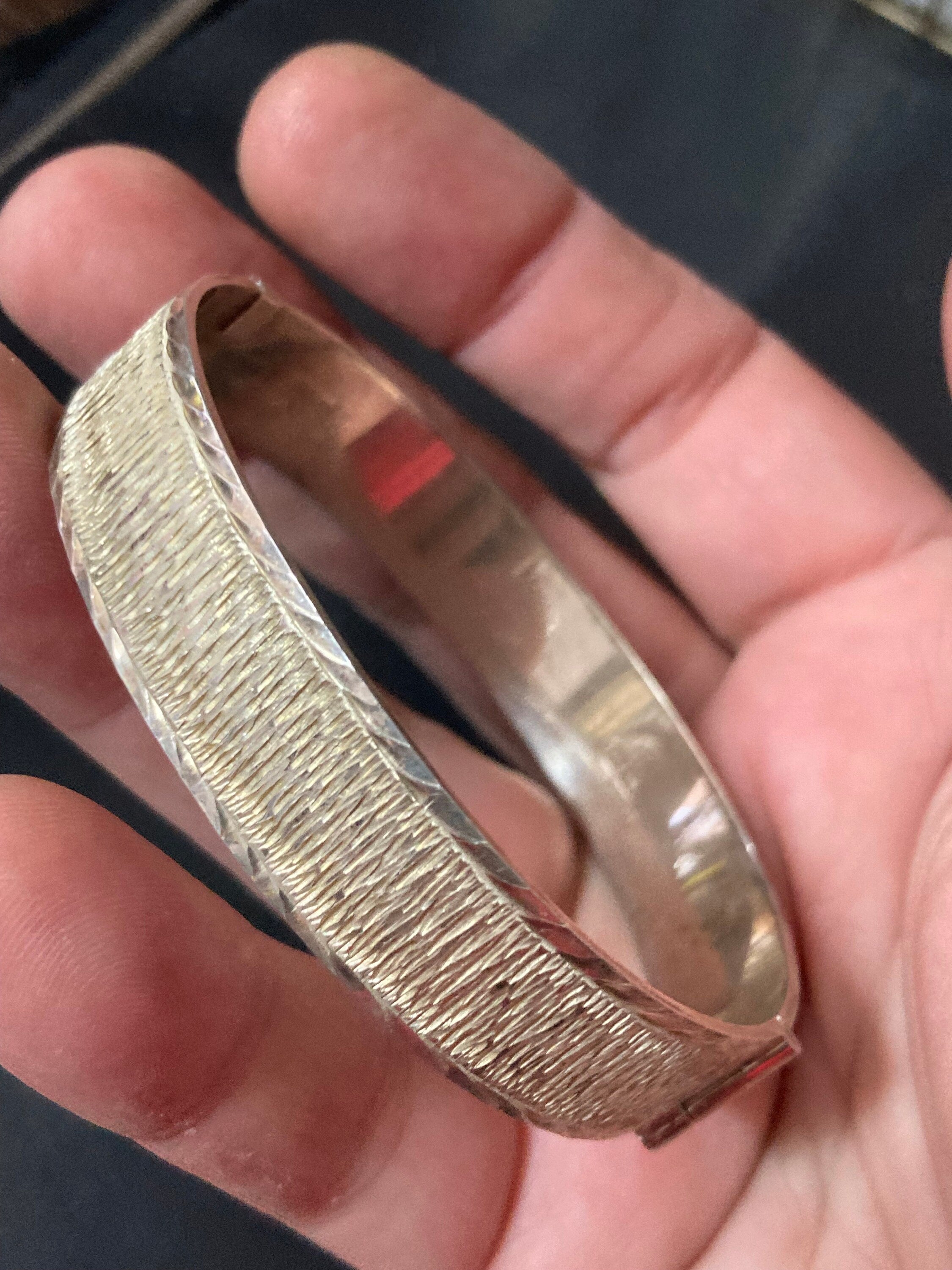 Retro 1970s 925 sterling silver textured modernist BARK hinged bangle bracelet vintage 27gm 1971