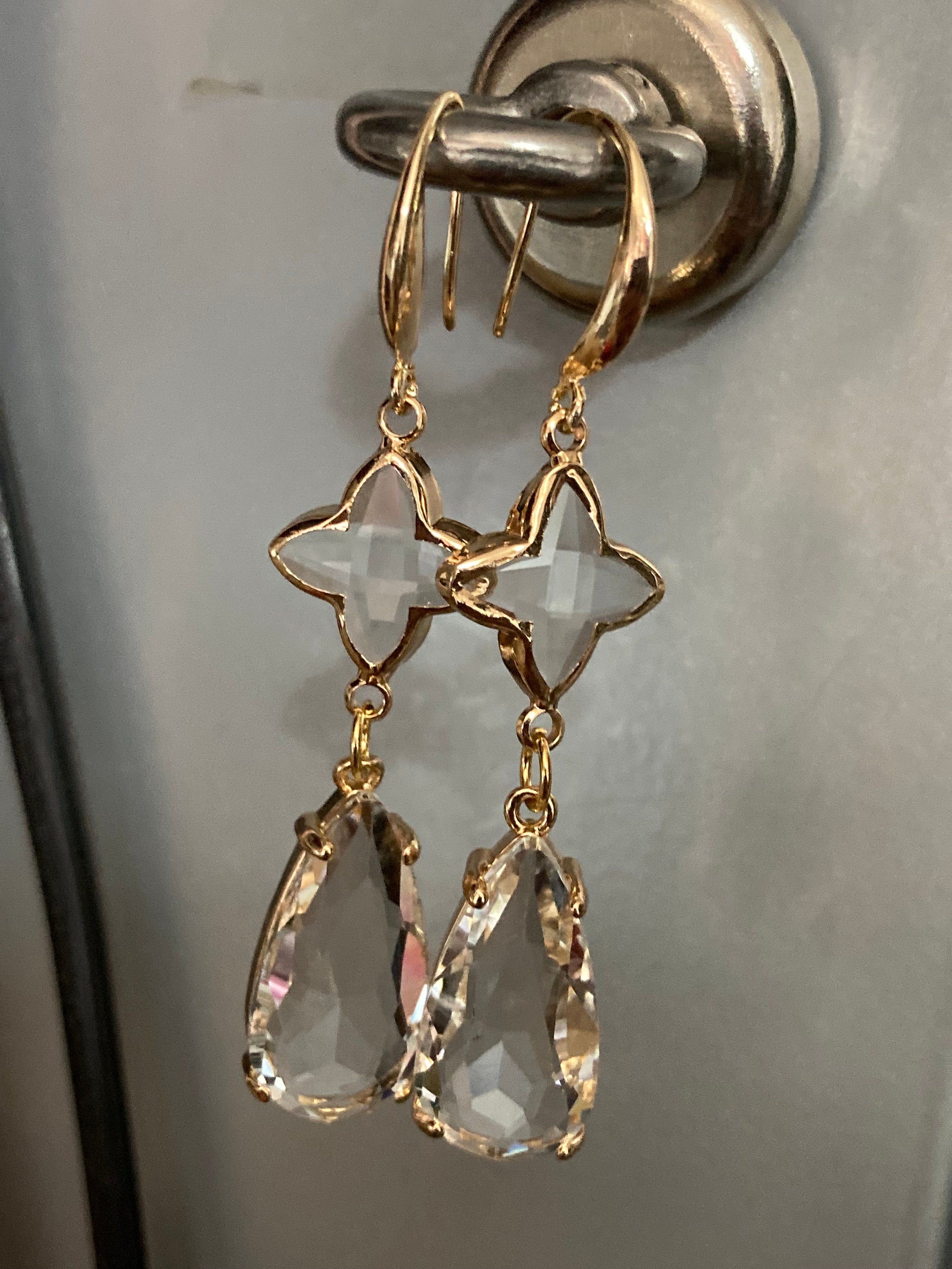 18k gold plated clear crystal teardrop clover charm dangly earrings pierced