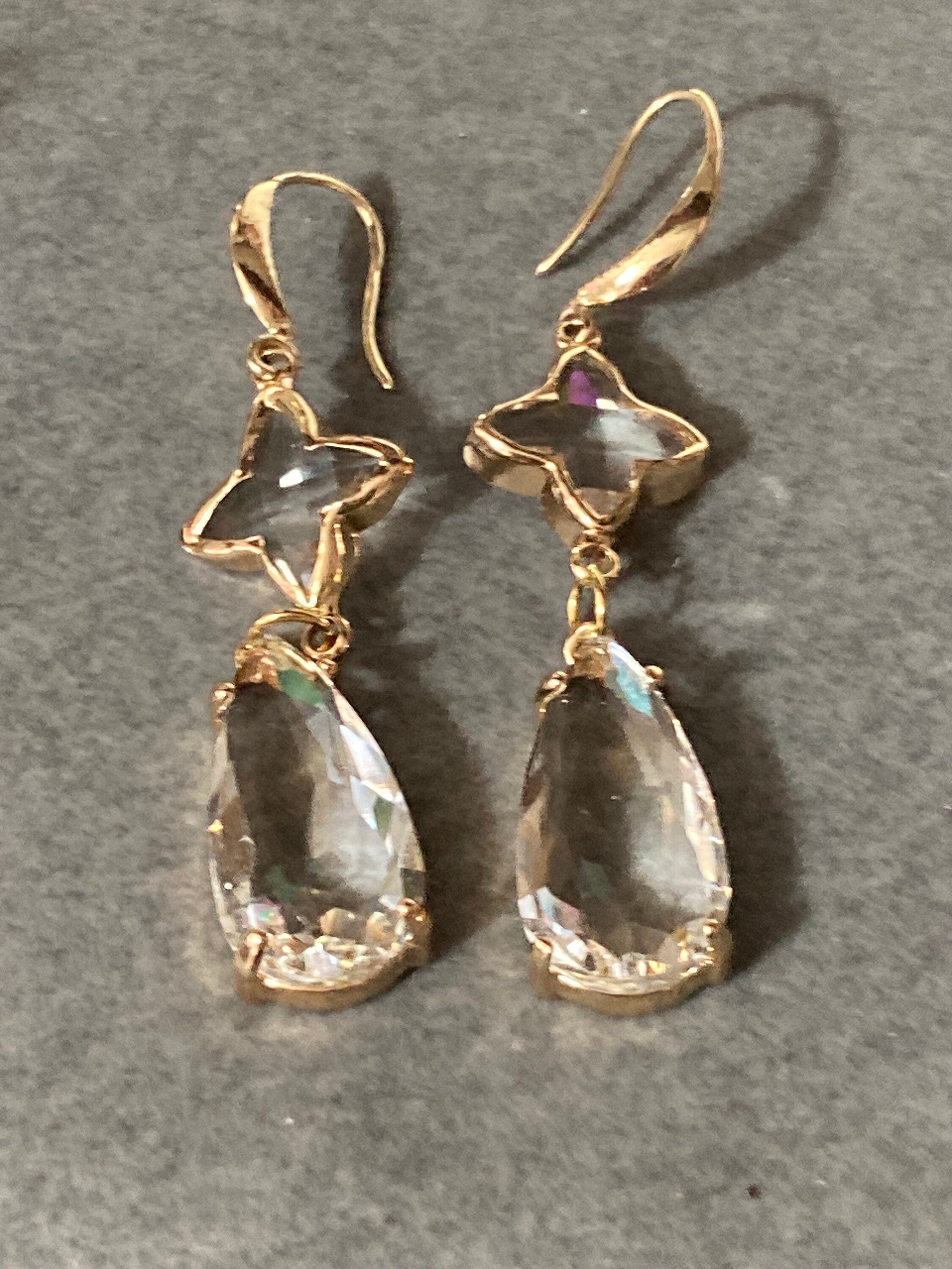18k gold plated clear crystal teardrop clover charm dangly earrings pierced