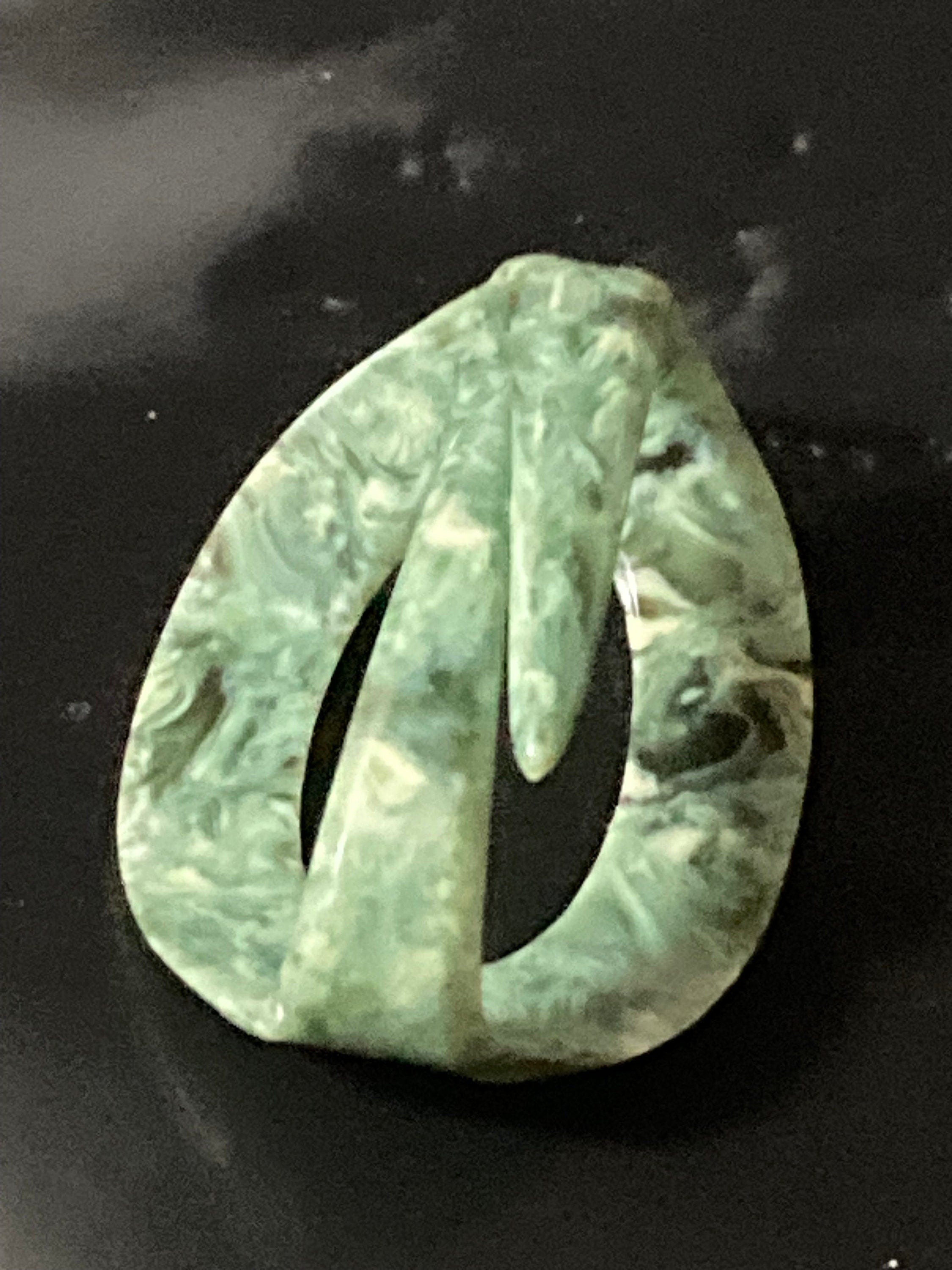 Vintage Art Deco Green Celluloid Scarf Ring with Diamanté