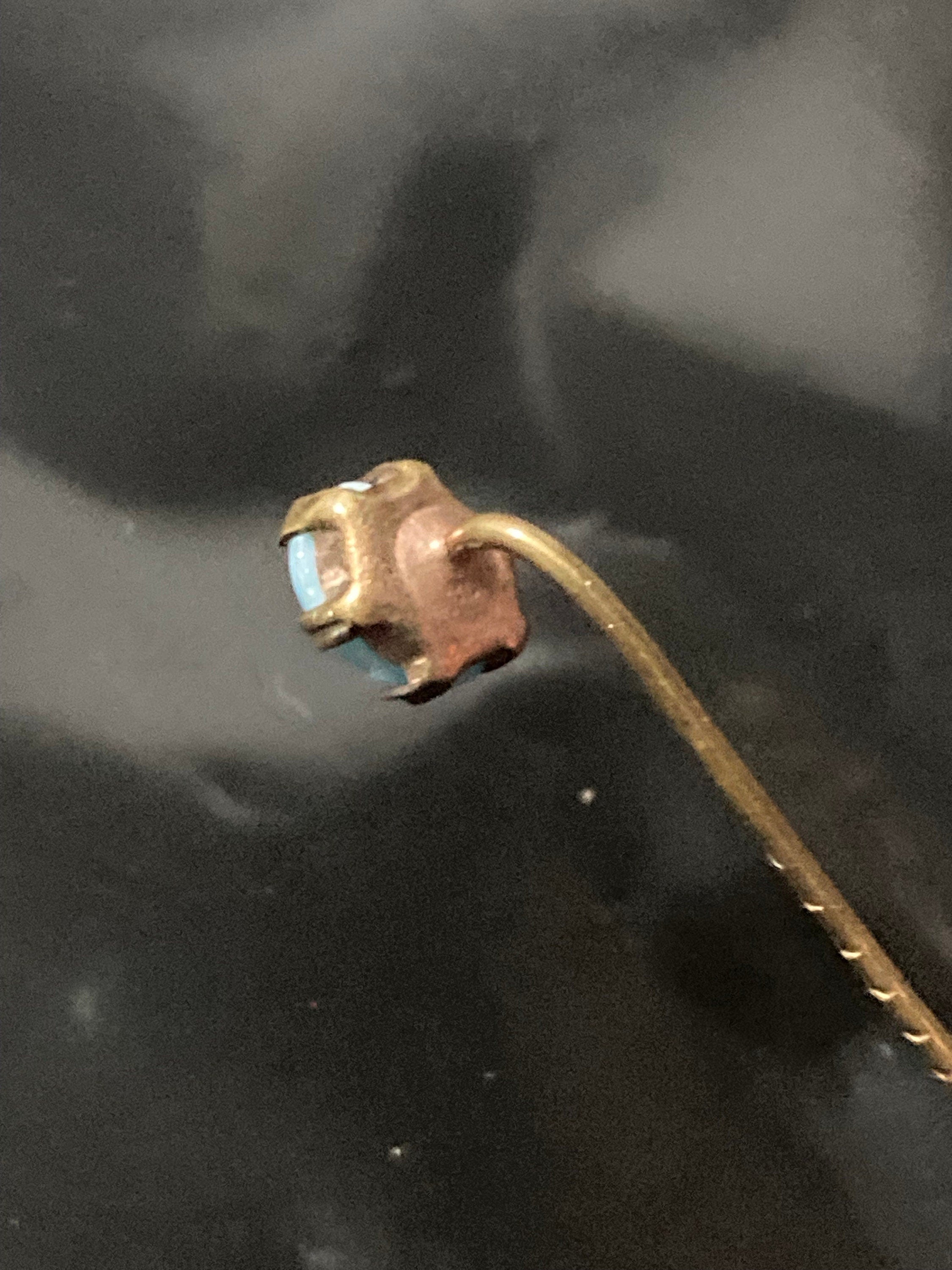 Antique Gentleman's Ladies gold tone turquoise blue cabochon Stick pin