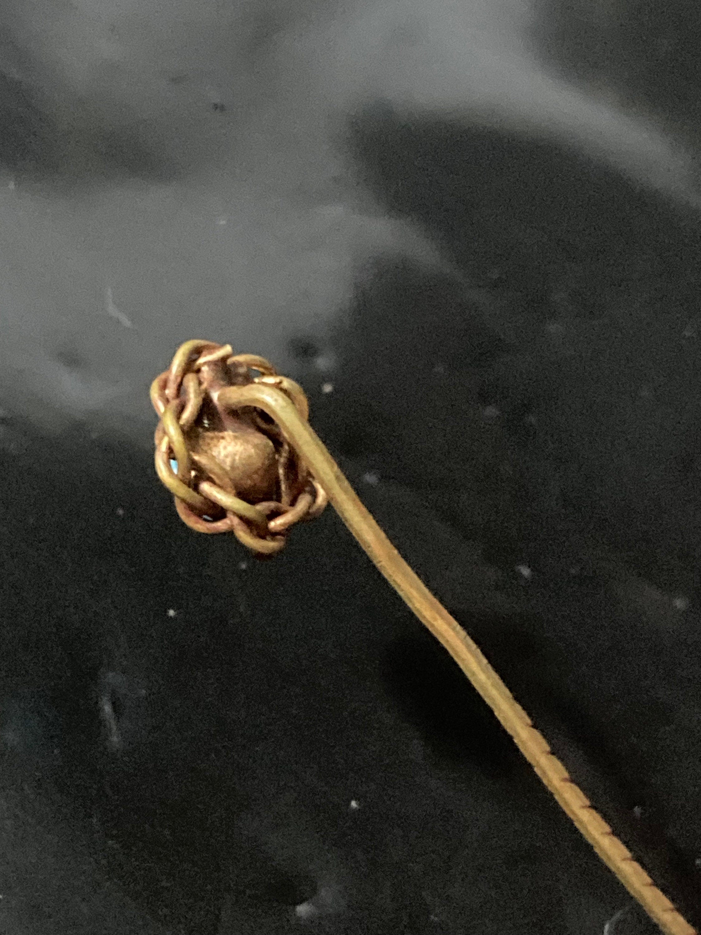 Antique Gentleman's Ladies gold tone turquoise blue cabochon Stick pin