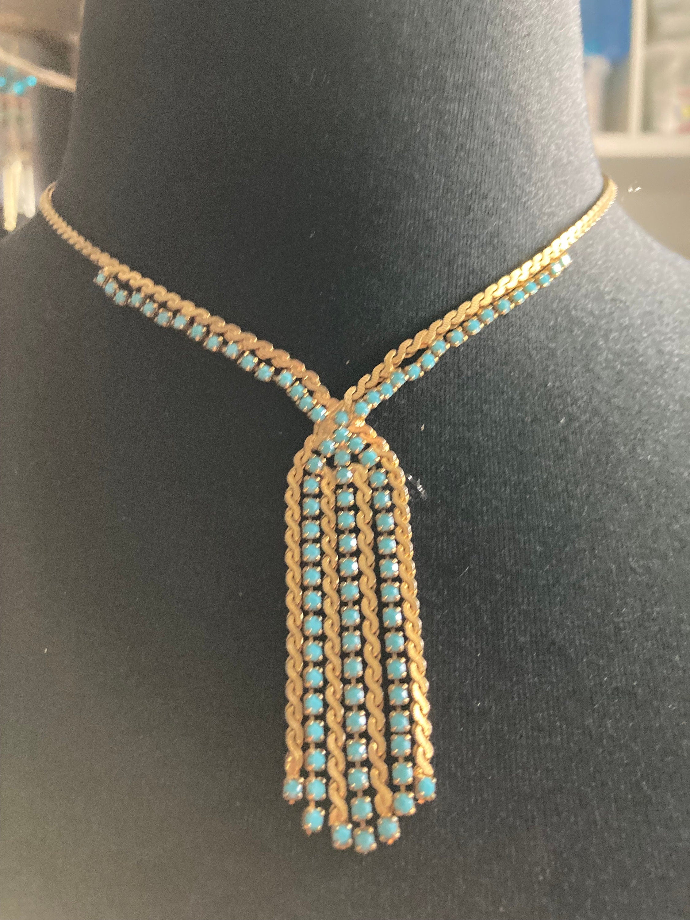 Vintage gold tone mesh lariat drop necklace with turquoise glass paste stones
